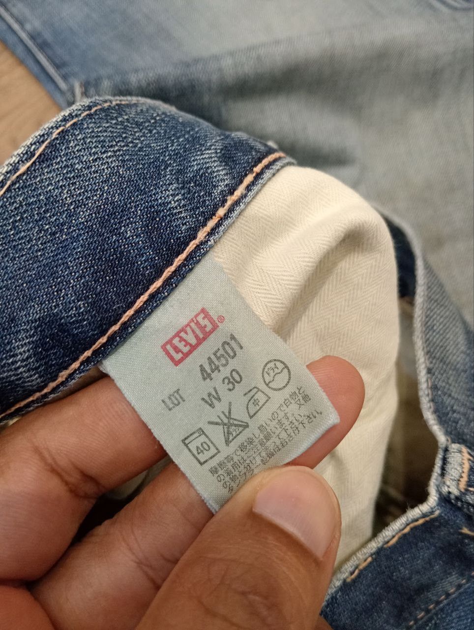 Levi's Vintage Clothing LEVI'S VINTAGE 501 CAPITAL E SELVEDGE BLUE DENIM JEANS Size US 30 / EU 46 - 11 Thumbnail