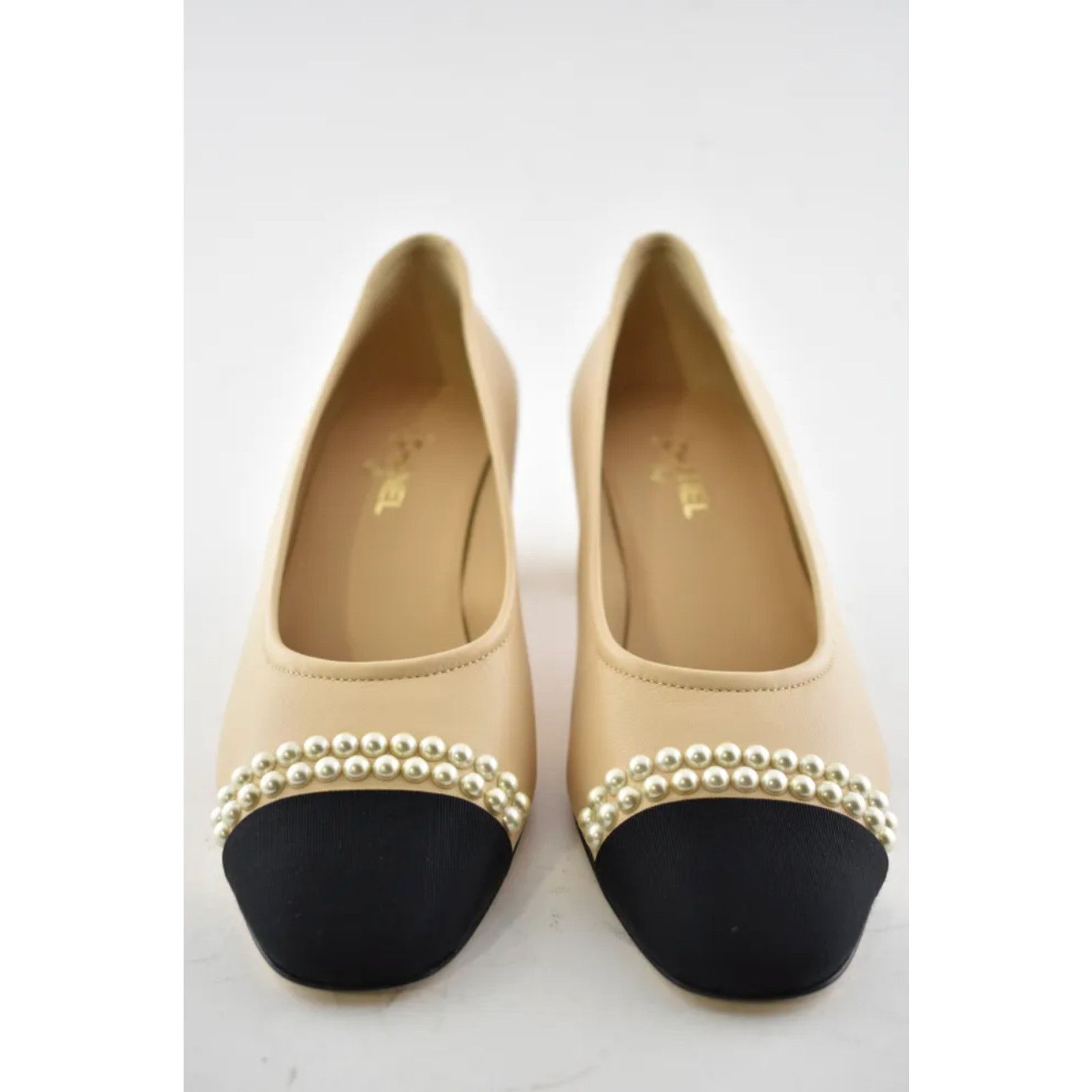 Chanel 20P Lambskin Leather CC Pearl Sandal Low Block Heel Pump 37 Size US 7 / IT 37 - 7 Thumbnail