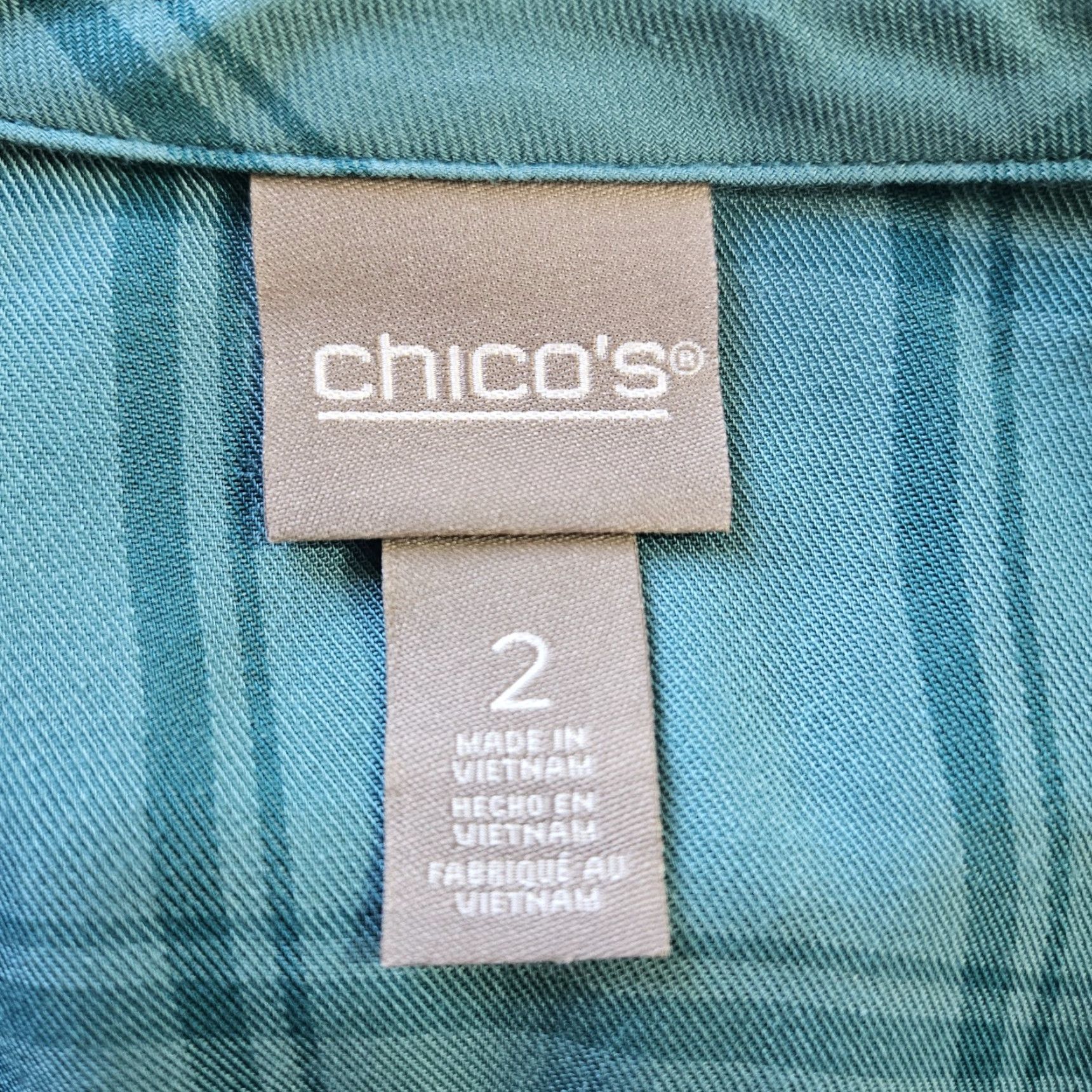 Vintage Chico's Womens Button Up Top L Green Teal Long Sleeve Rayon Shirt Womens Size L / US 10 / IT 46 - 5 Thumbnail