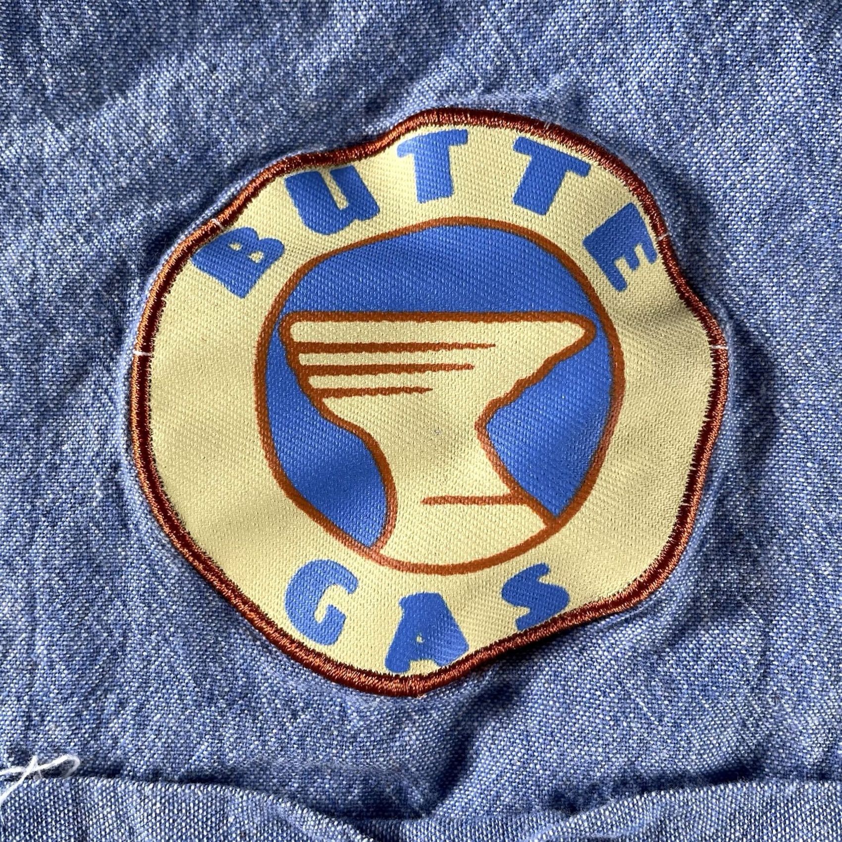 Disney Disney Cars Land Shirt Men’s XL Button-Down Short Sleeve Embroidered Patch Blue Cafe Disneyland Butte Clark? Size US XL / EU 56 / 4 - 2 Thumbnail