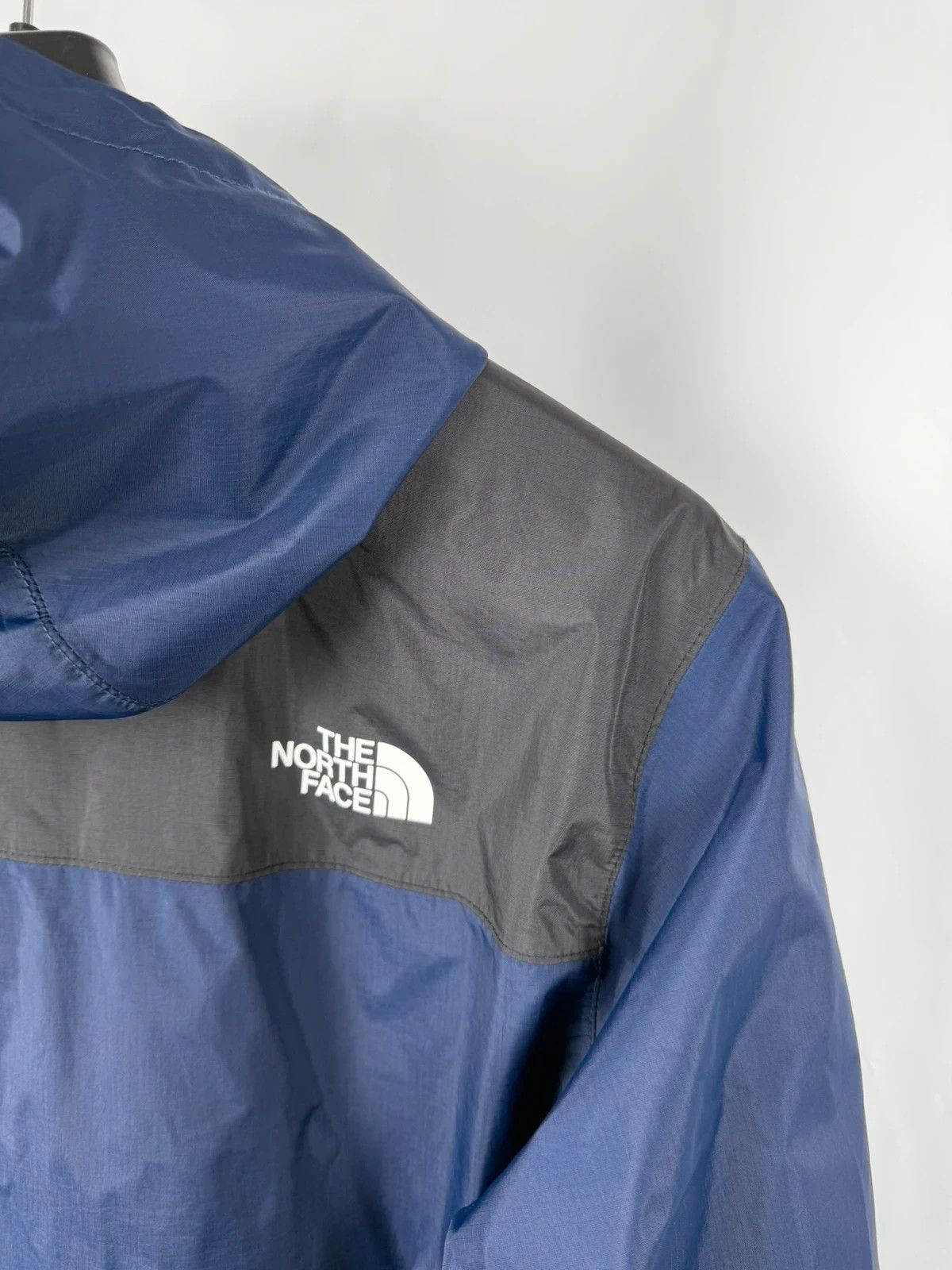 The North Face The North Face Dryvent Hooded Jacket Lightweight Men size M Size US M / EU 48-50 / 2 - 8 Thumbnail