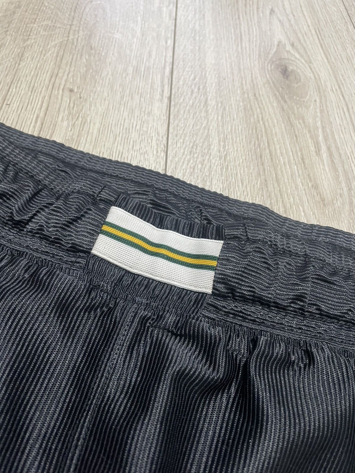 Nike × Vintage Nike Vintage Swoosh Spell Out Basketball Shorts Y2K 90s Size US 34 / EU 50 - 5 Thumbnail
