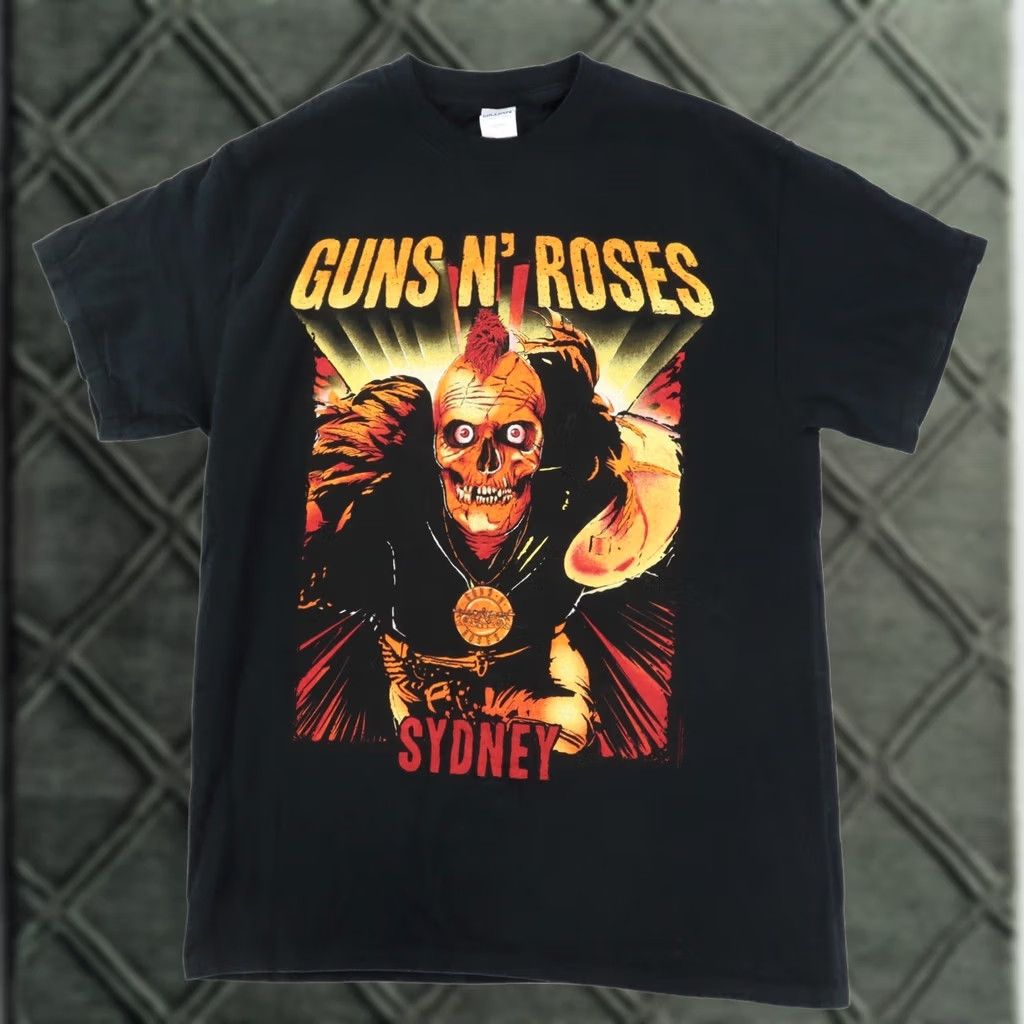 Gildan Guns N’ Roses Sydney 2017 RARE T-shirt Medium Black Gildan Men T-Shirt M Size US M / EU 48-50 / 2 - 1 Thumbnail