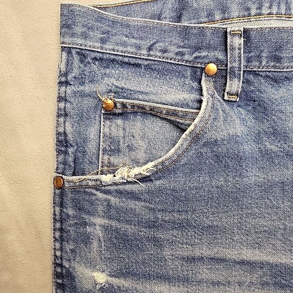 Wrangler Wrangler Jeans Men 38x34 Blue Faded Whiskered Cowboy Distressed Workwear Size US 38 / EU 54 - 7 Thumbnail