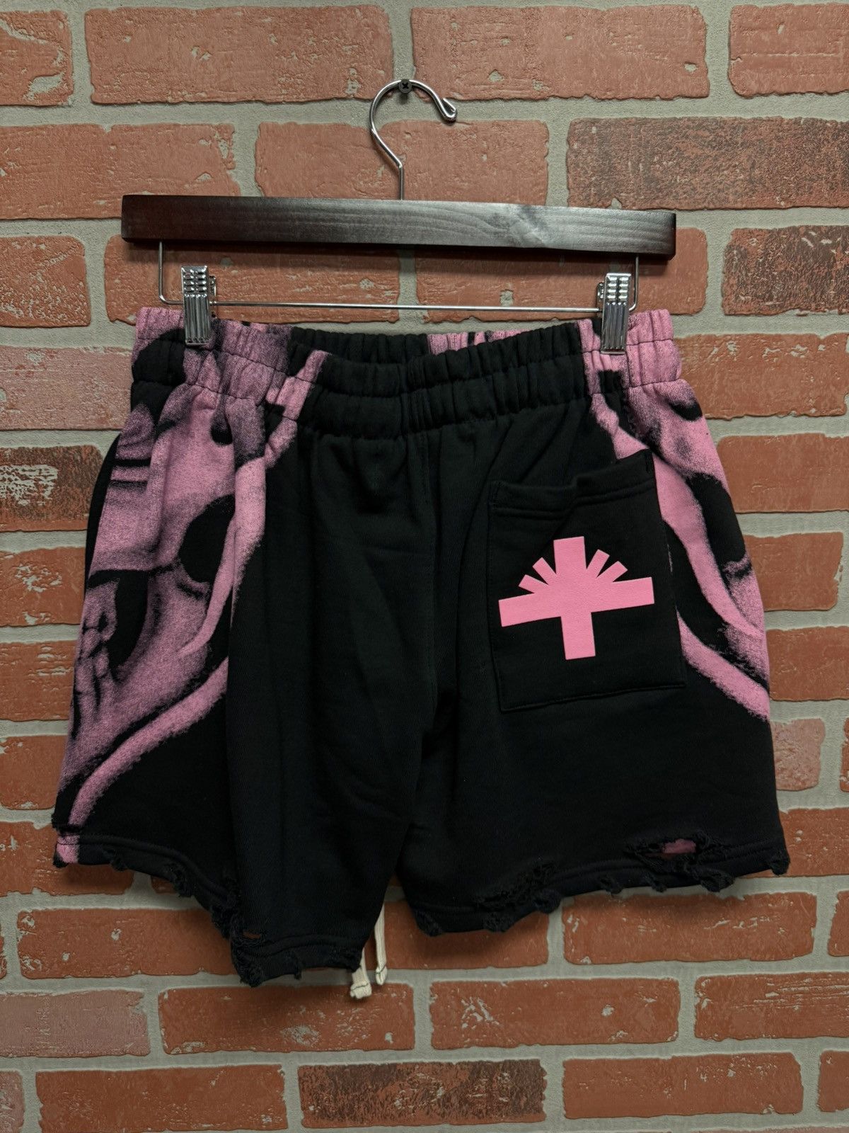 Vertabrae Vertabrae Skull Shorts Pink Size Small New Size US 28 / EU 44 - 5 Thumbnail