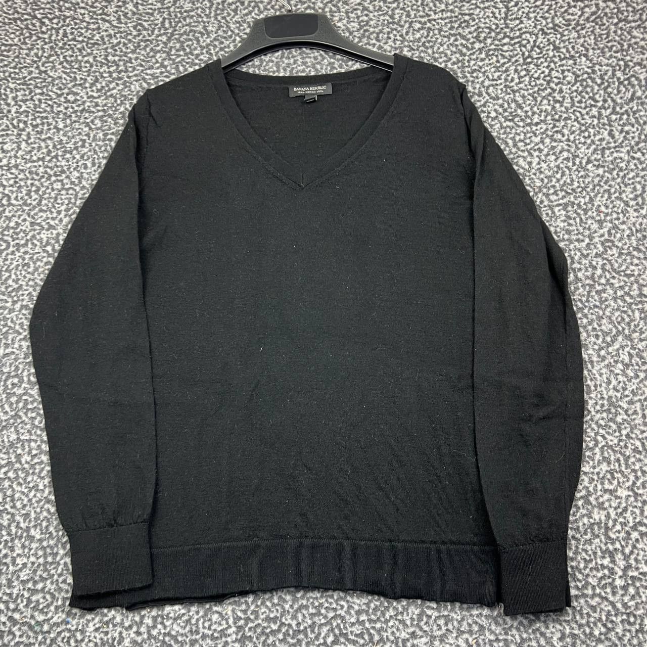 Banana Republic Banana Republic Sweater V-Neck Long Sleeve 100% Merino L Size L / US 10 / IT 46 - 1 Thumbnail