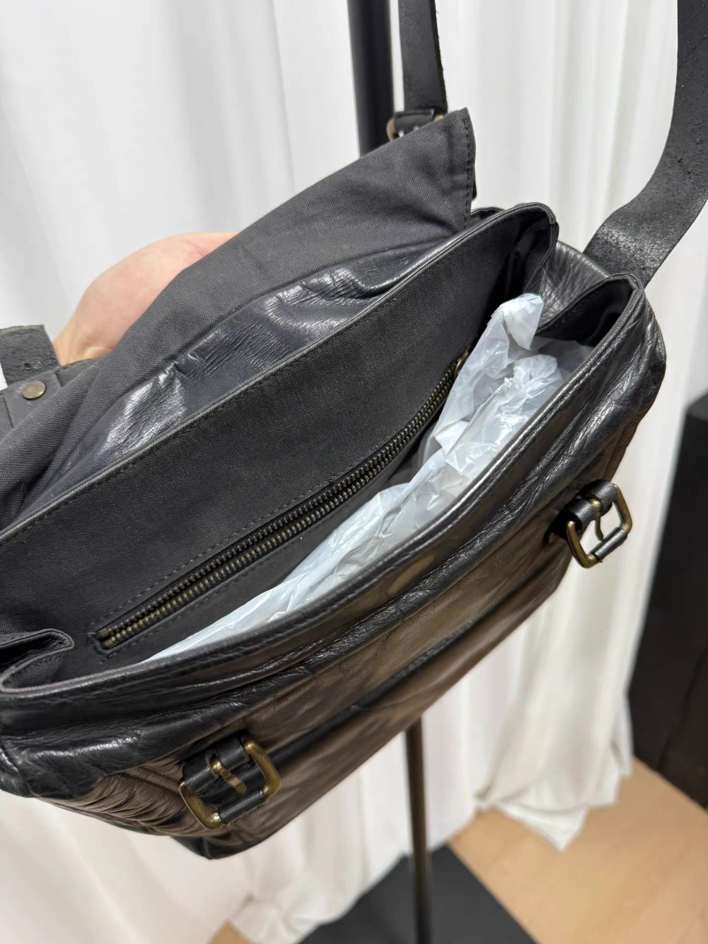 Dries Van Noten Dries van noten Padded Leather Messenger Bag K20 Size ONE SIZE - 8 Thumbnail