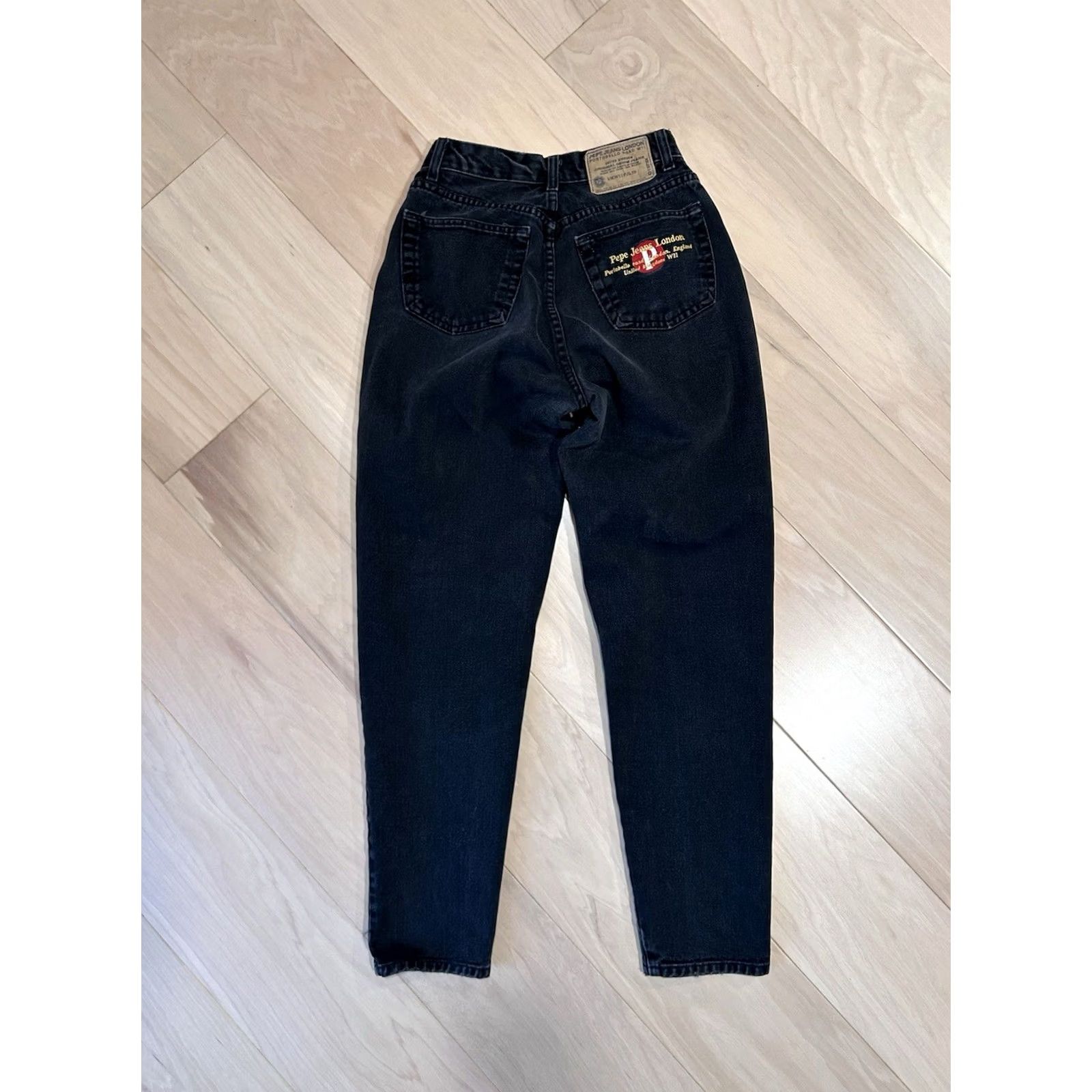 Vintage VINTAGE Pepe Jeans London Betty Jeans Women’s 26x30 Black Tapered Fit Distressed Size 26" / US 2 / IT 38 - 3 Thumbnail