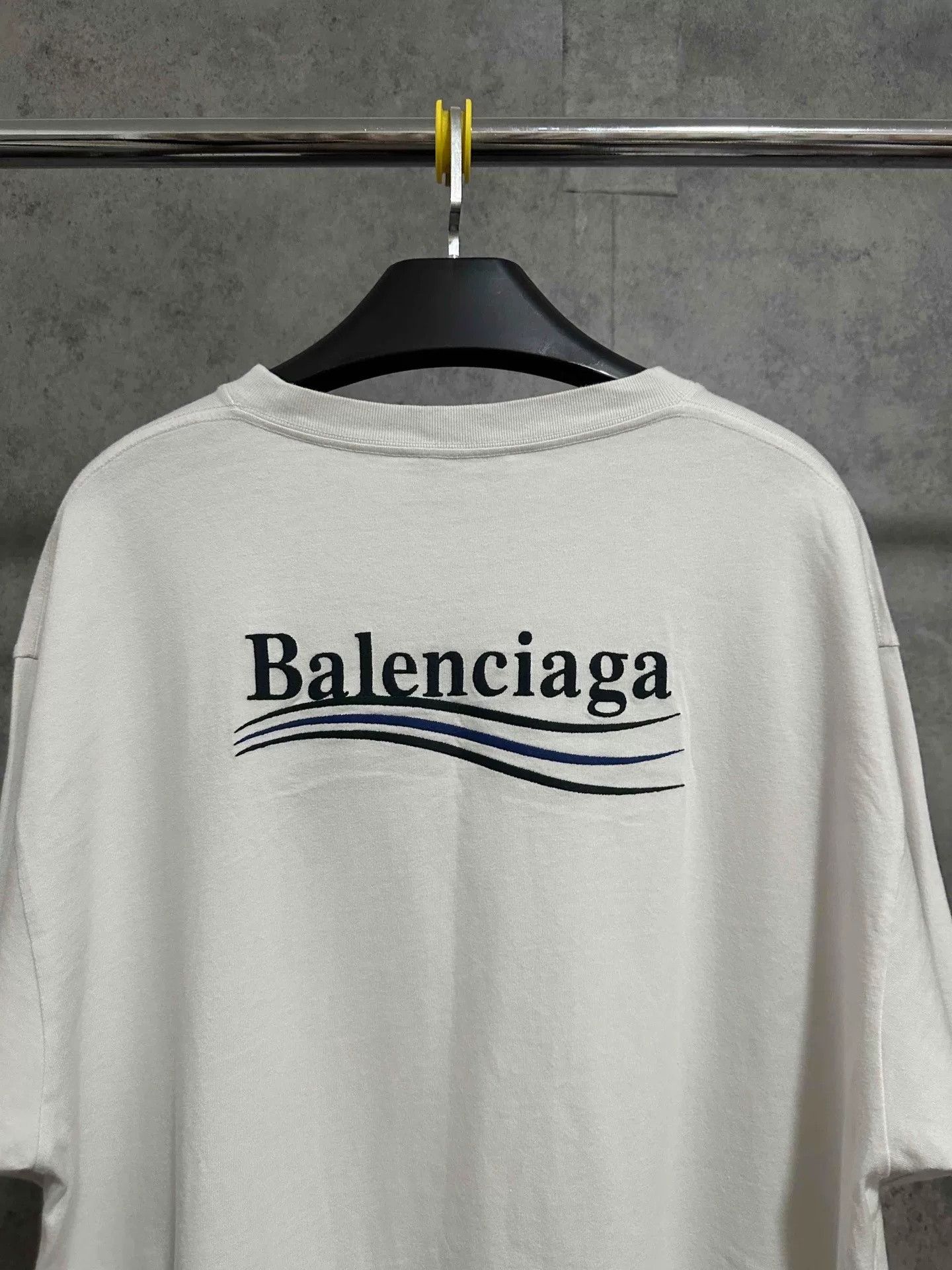 Balenciaga Balenciaga Short-Sleeve T-Shirt Coke Wave Logo Size US M / EU 48-50 / 2 - 5 Thumbnail