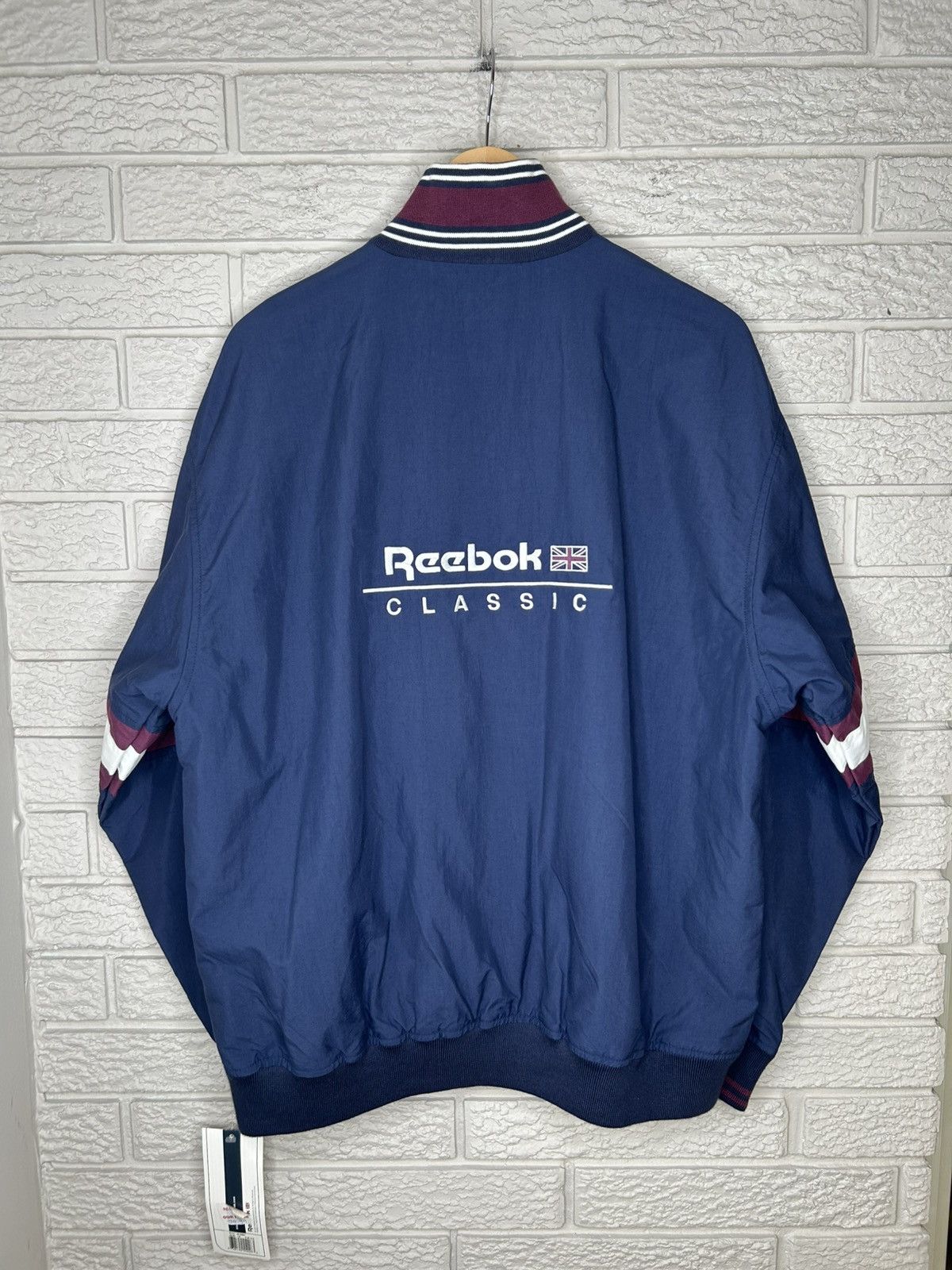 Reebok Vintage Reebok Classic Embroidered Jacket Size US L / EU 52-54 / 3 - 6 Thumbnail