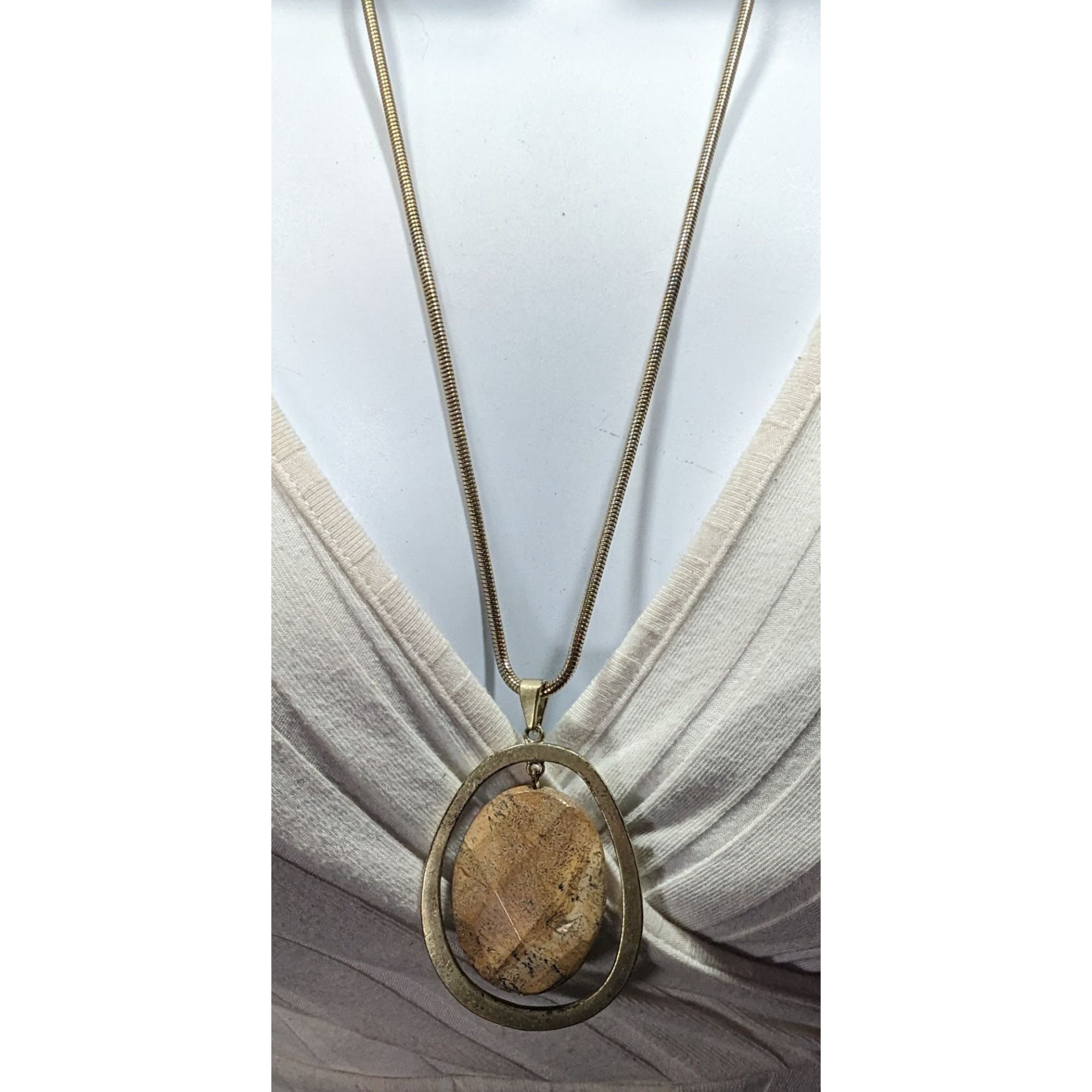 Other Vintage Brutalist Gold Tone Pendant Necklace With Faceted St Size ONE SIZE - 6 Thumbnail