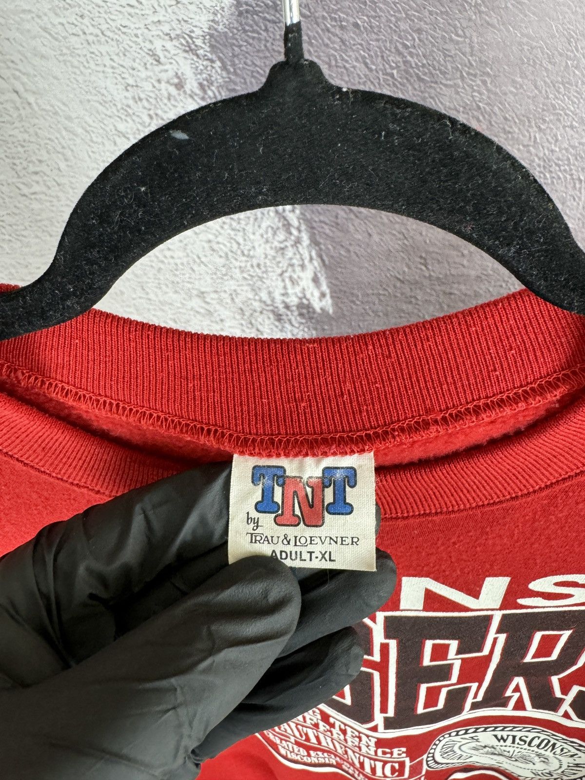 NFL Vintage 80s TNT University of Wisconsin Badgers Sweatshirt Size US XL / EU 56 / 4 - 7 Thumbnail