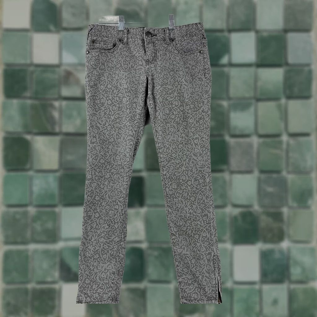 Free People Free People Jeans Skinny Gray Denim Lace Print Ankle-Zip 26 Womens Regular Rise 26 Inseam 5-Pocket Bohemian Festival Size 26" / US 2 / IT 38 - 1 Thumbnail