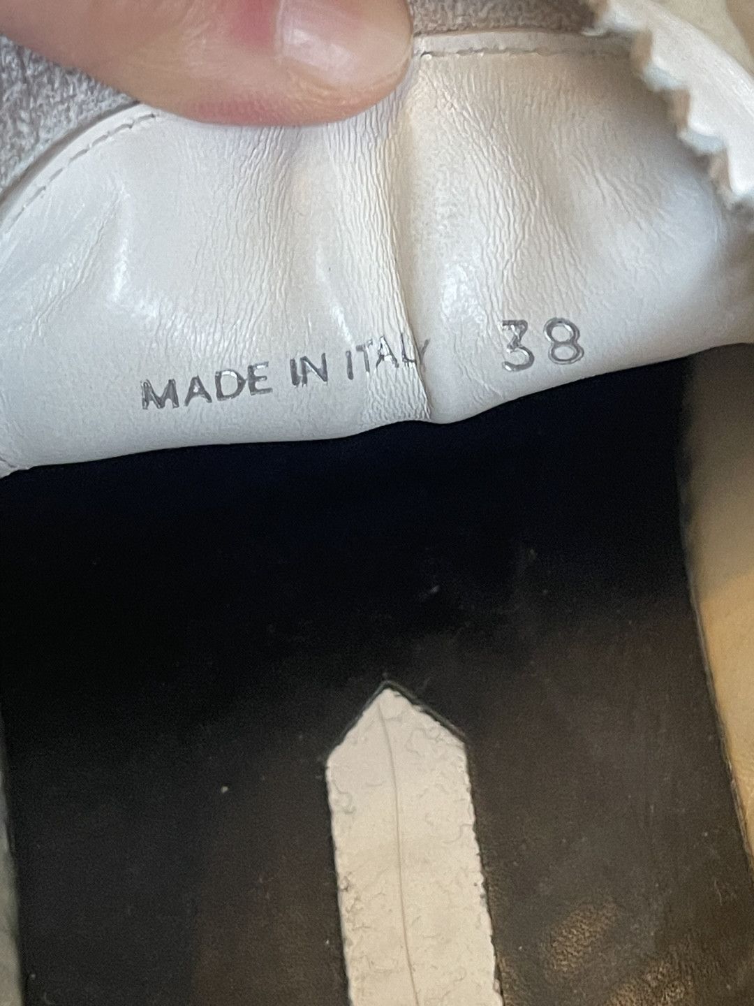 Off-White OFF WHITE Diagonals Holed Sneaker White EU 38 Size US 5.5 / EU 38 - 4 Thumbnail