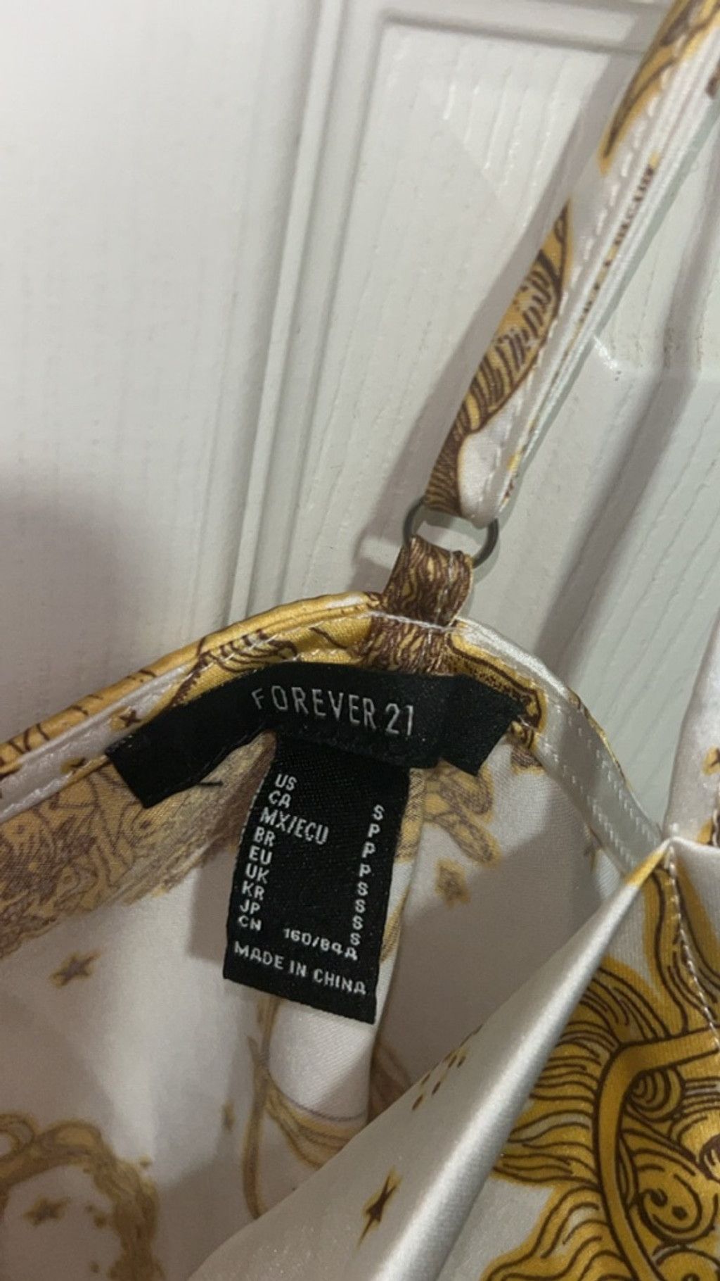 Forever 21 Women's Forever 21 Crop Top S White Gold Zodiac Print Size S / US 4 / IT 40 - 4 Thumbnail