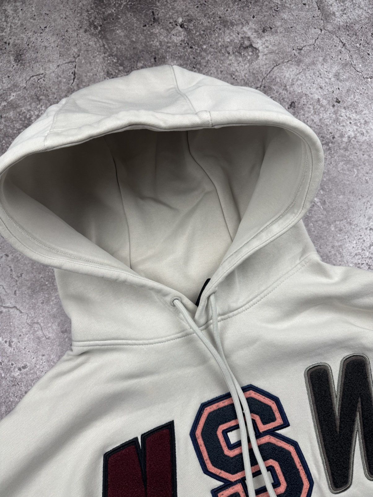 Nike Vintage Nike NSW Boxy Y2K Centre logo Oversized Hoodie Size US L / EU 52-54 / 3 - 4 Thumbnail