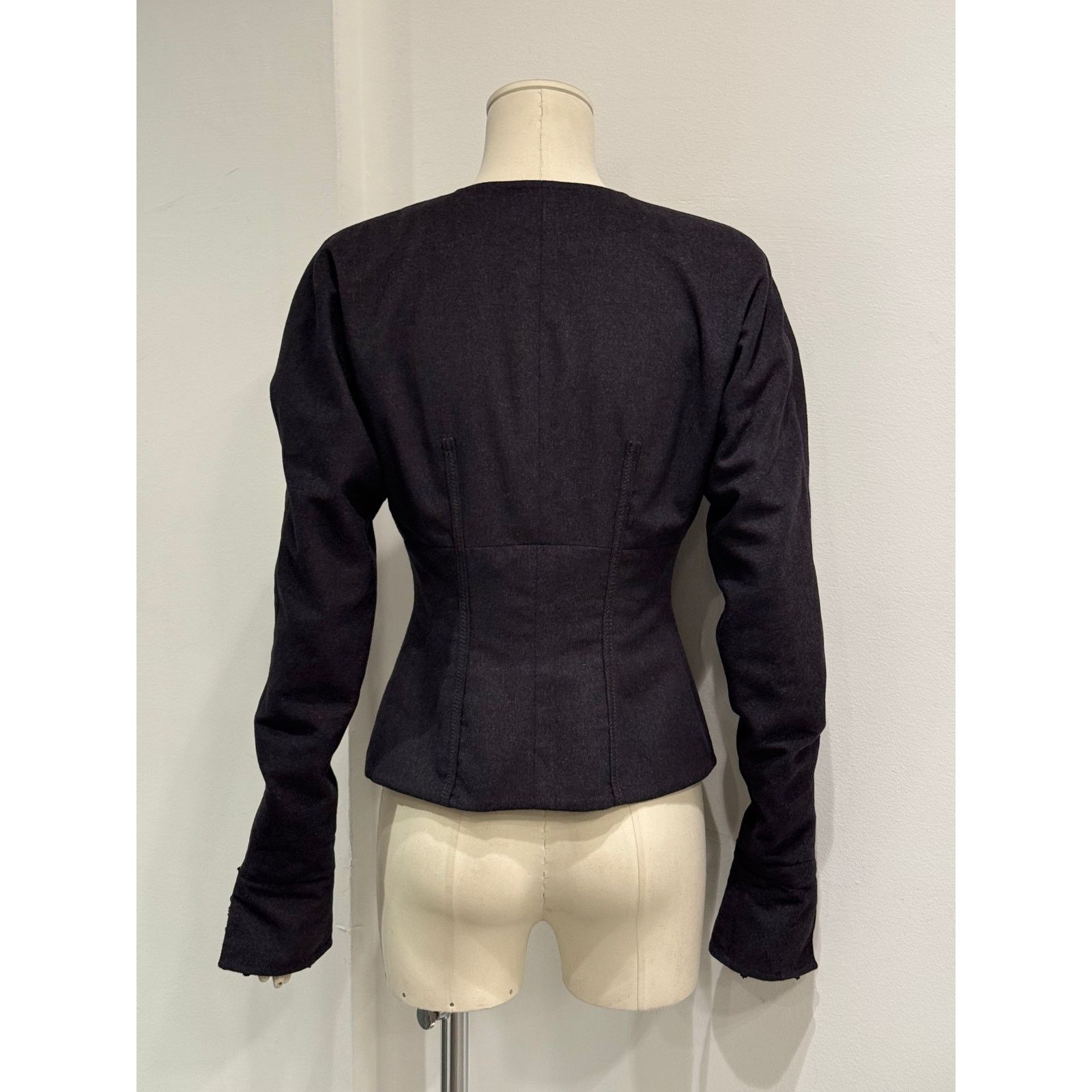 Gianfranco Ferre 2000s Gianfranco Ferre fitted jacket with elongated sleeves Size US M / EU 48-50 / 2 - 3 Thumbnail