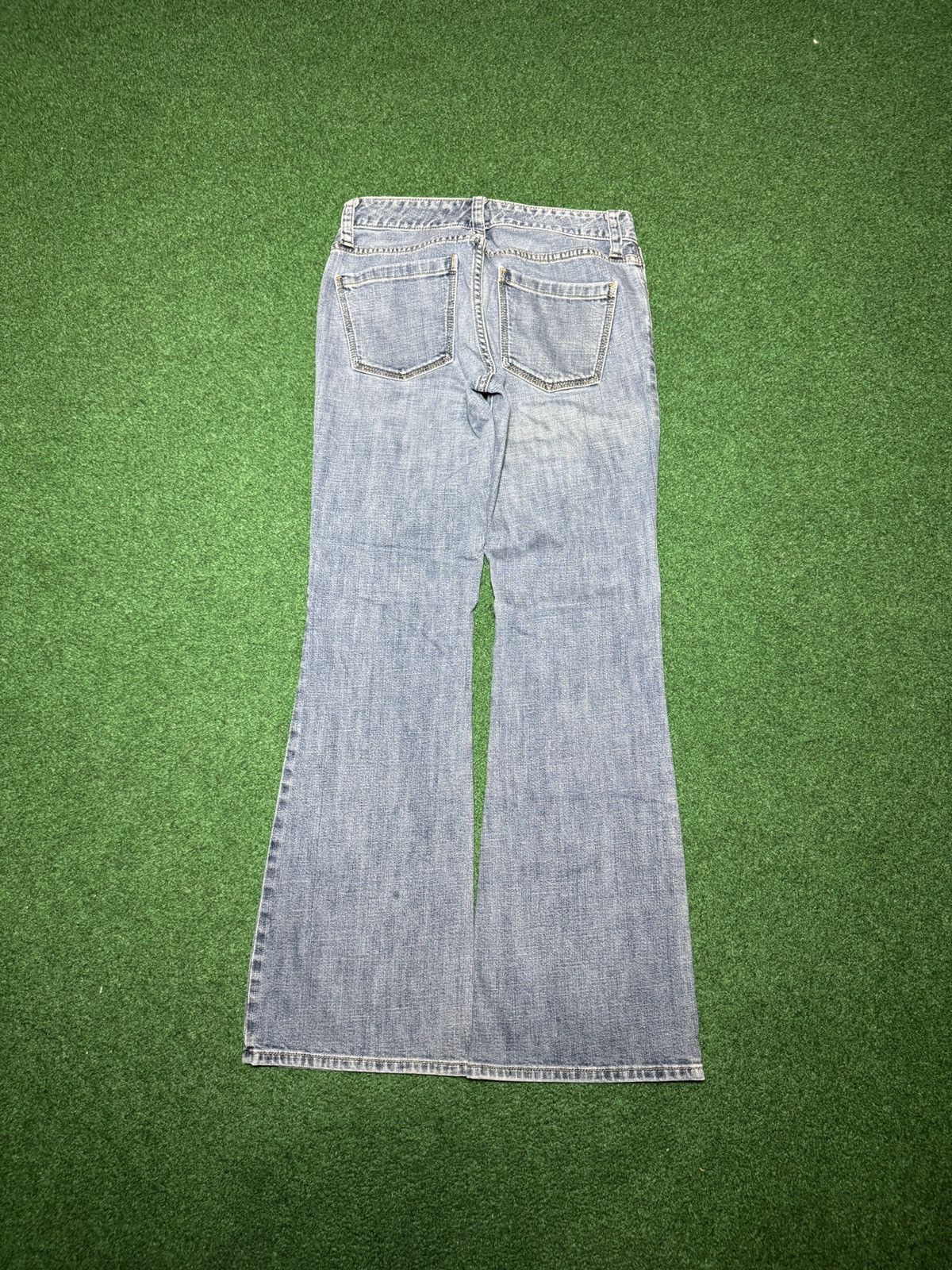 Gap Gap Denim Low Rise Flare 6 Regular 30x30 Light Wash Jeans Size 28" / US 6 / IT 42 - 3 Thumbnail