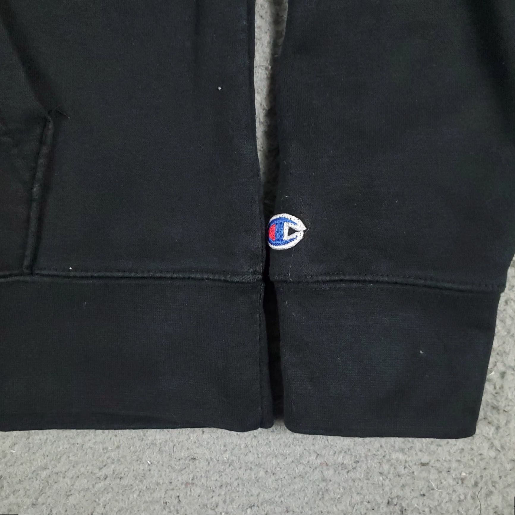 Champion VINTAGE Champion Hoodie Pullover Mens Medium Black Casual Sweatshirt All Seasons Gym & Training Size US M / EU 48-50 / 2 - 5 Thumbnail