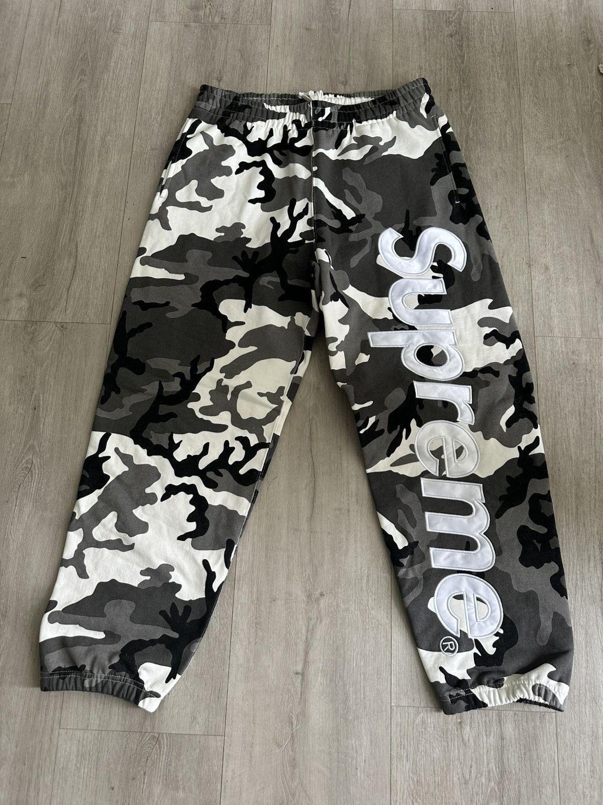 Supreme Supreme Applique Camo Sweatpants | Grailed