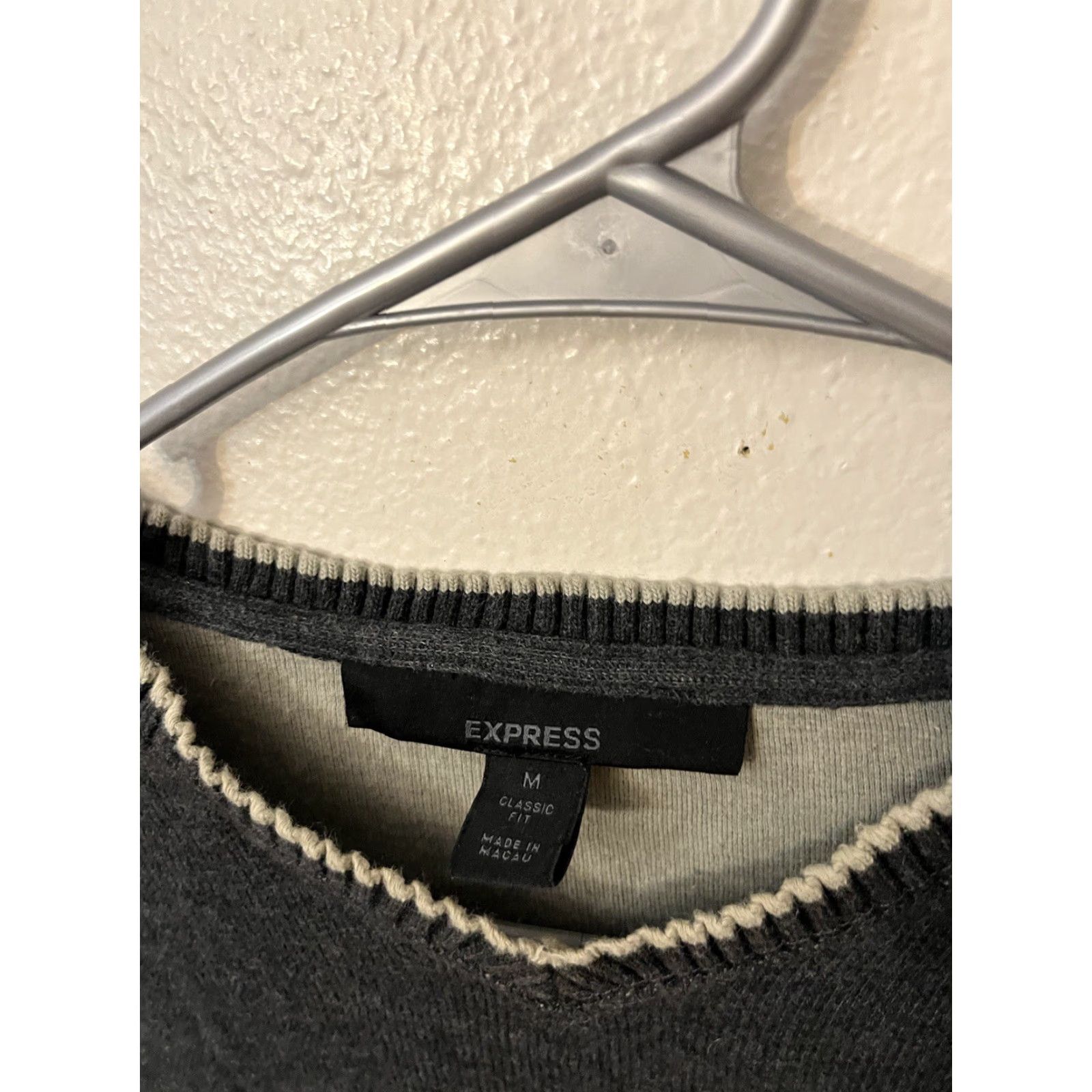 Express VINTAGE Express Men’s Gray V-Neck Sweater 100% Cotton Medium Classic Fit Knit Pullover Size US M / EU 48-50 / 2 - 3 Thumbnail