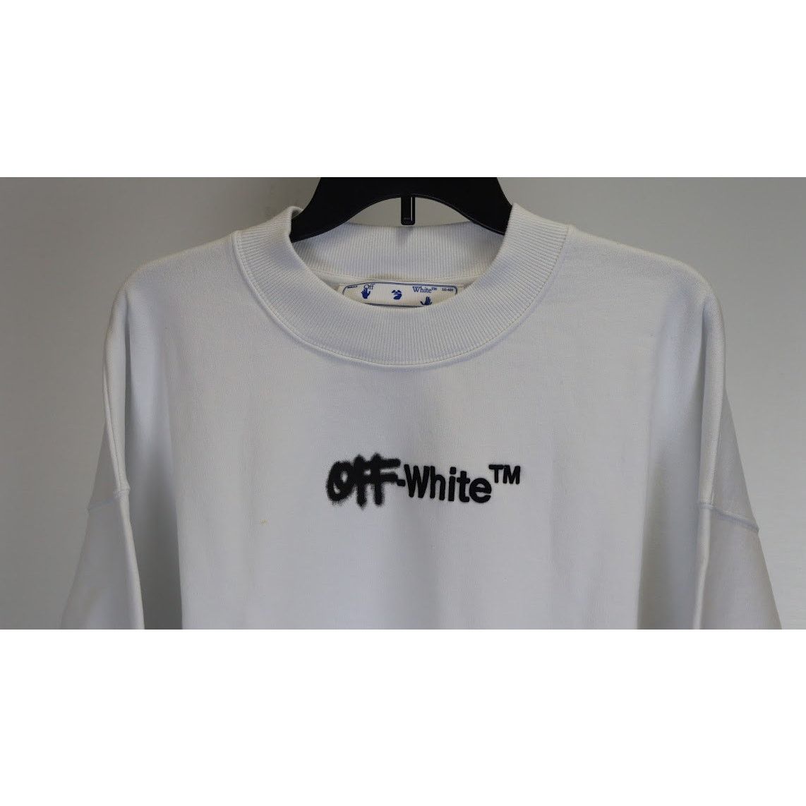 Off-White o1rshd1 Spray Helv Skate Crewneck in White/Black Size US L / EU 52-54 / 3 - 3 Thumbnail