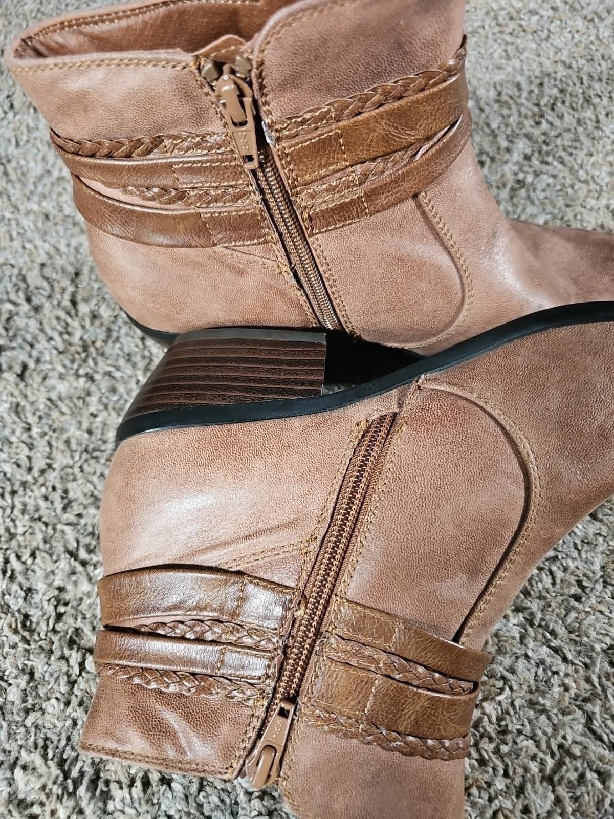Araki Yuu Yuu Yůů Women's Ankle 10M Brown Faux Leather Block Heel Shoe Size US 10 / IT 40 - 2 Thumbnail