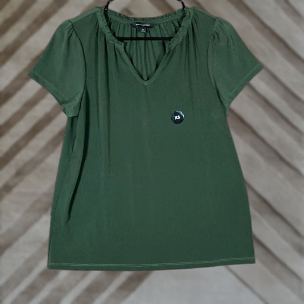 Banana Republic Banana Republic Blouse Womens V Neck Short Sleeve Forest Green XS Stretch Size XS / US 0-2 / IT 36-38 - 1 Thumbnail