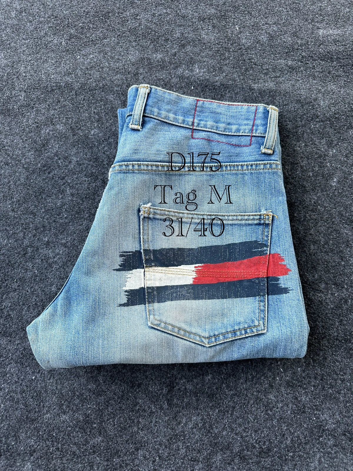 Tommy Hilfiger Tommy Hilfiger Light Blue Faded Washed Denim D175 Size US 31 - 16 Thumbnail