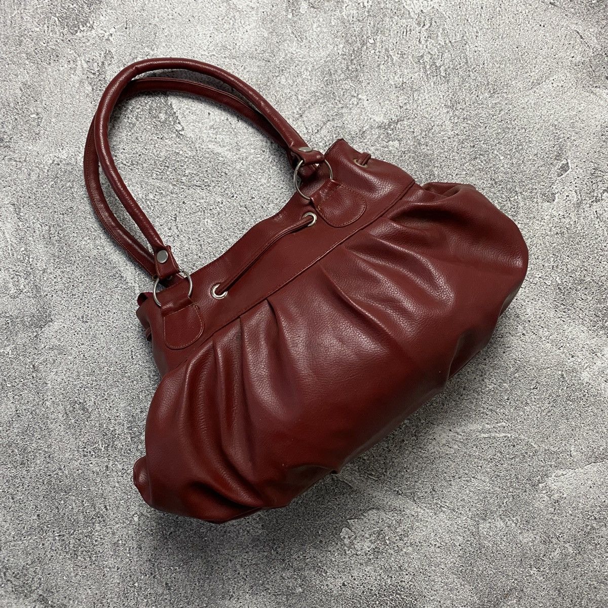 Japanese Brand 2000s Deep Red Drawstirng Leather Shoulder Bag Size ONE SIZE - 9 Thumbnail