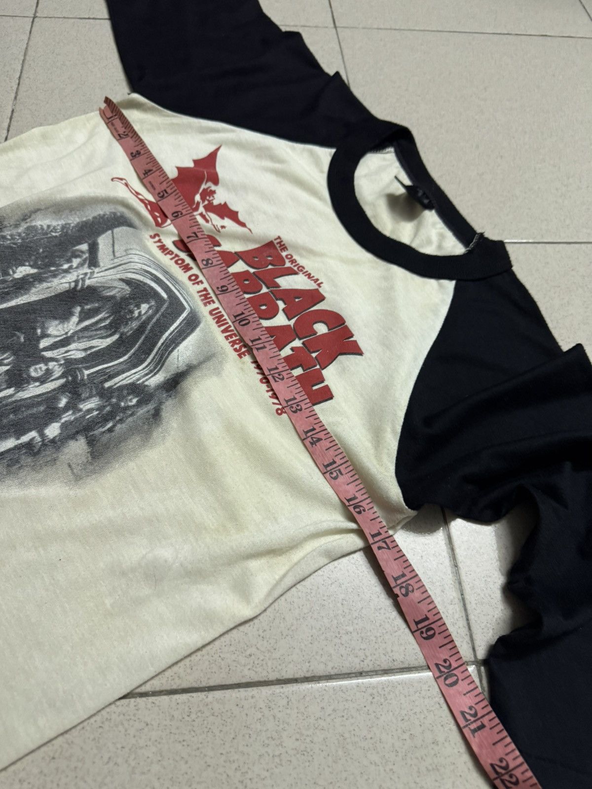 Band Tees 1980s BLACK SABBATH SYMPTOM OF THE UNIVERSE RAGLAN SHIRT Size US XS / EU 42 / 0 - 6 Thumbnail