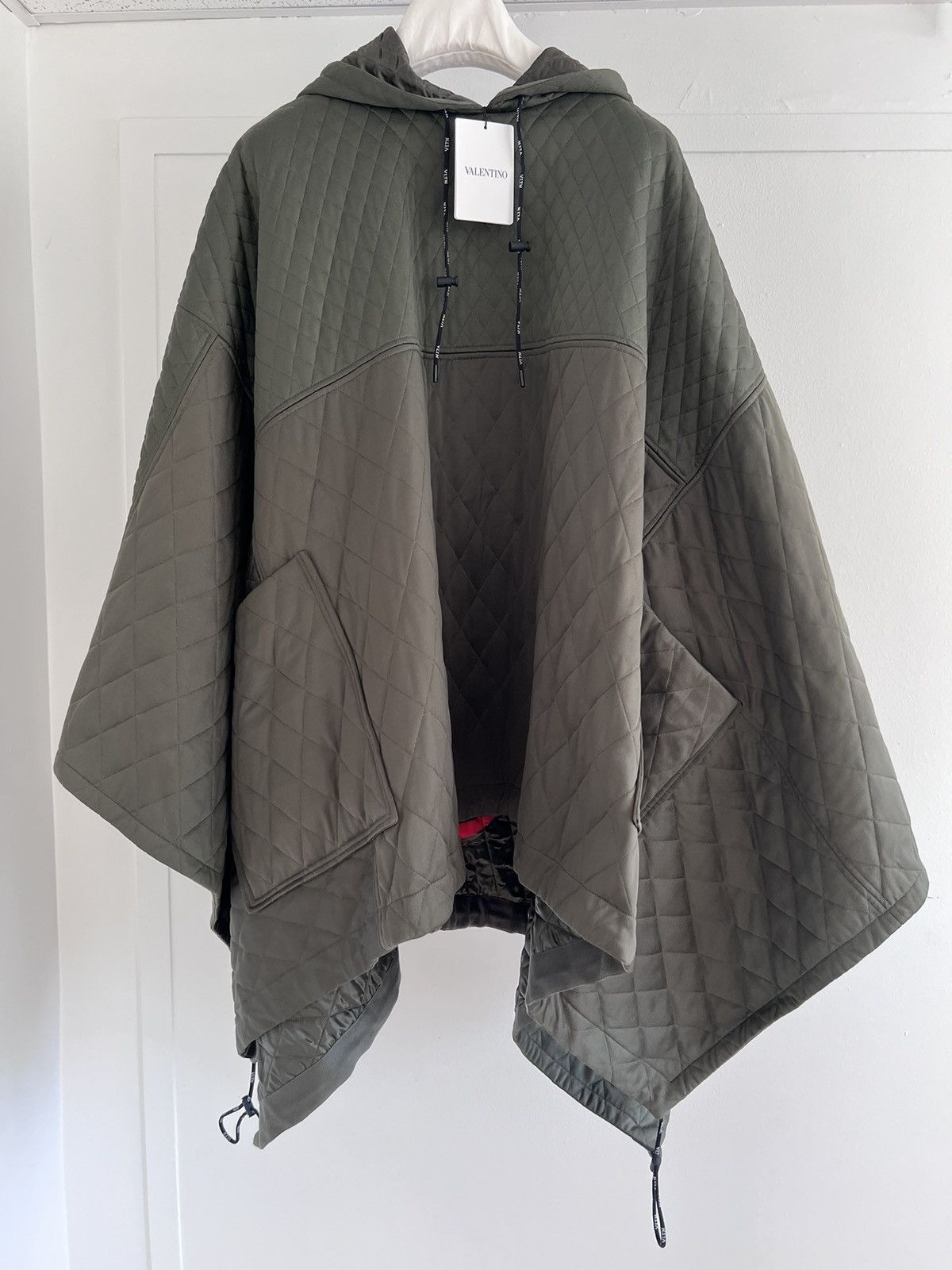 Valentino Poncho cloak in quilted polyamide/cotton blend, Italy Size US L / EU 52-54 / 3 - 2 Thumbnail