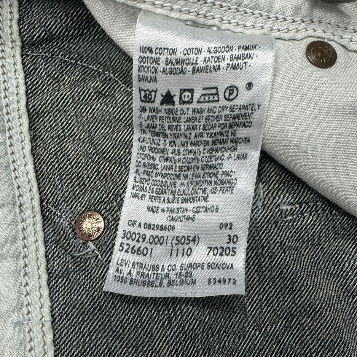 Levi's Rare Levi’s Y2K 3D Cinch Back Avant Garde Denim 3/4 Shorts Size US 30 / EU 46 - 20 Thumbnail