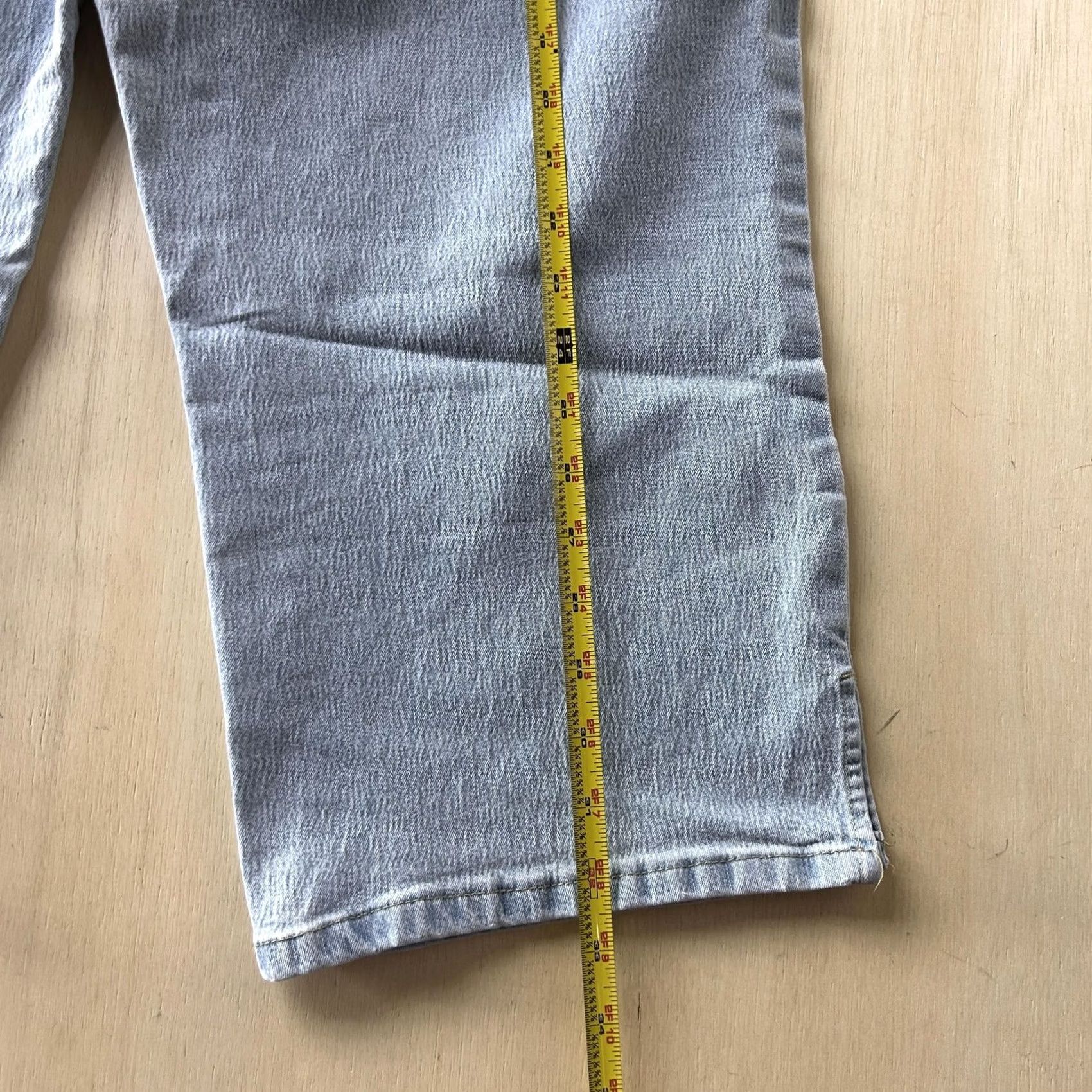 Cherokee Cherokee Jeans Womens 16 Blue Relaxed Straight Capri Light Wash Stretch Denim Size 38" / US 16 / IT 52 - 4 Thumbnail