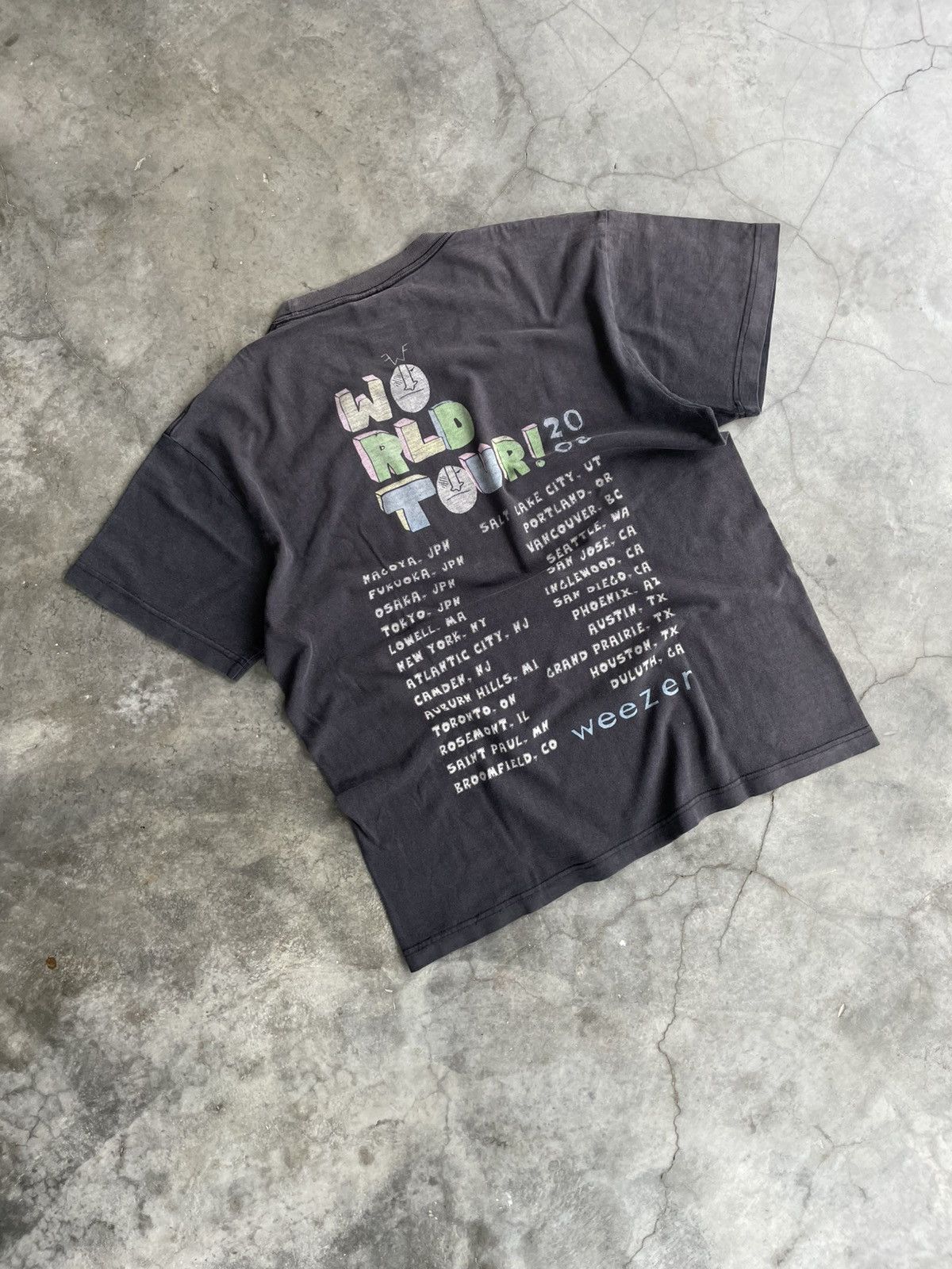 Band Tees Weezer Troublemaker Tour 2008 Naturally Faded Size US M / EU 48-50 / 2 - 10 Thumbnail