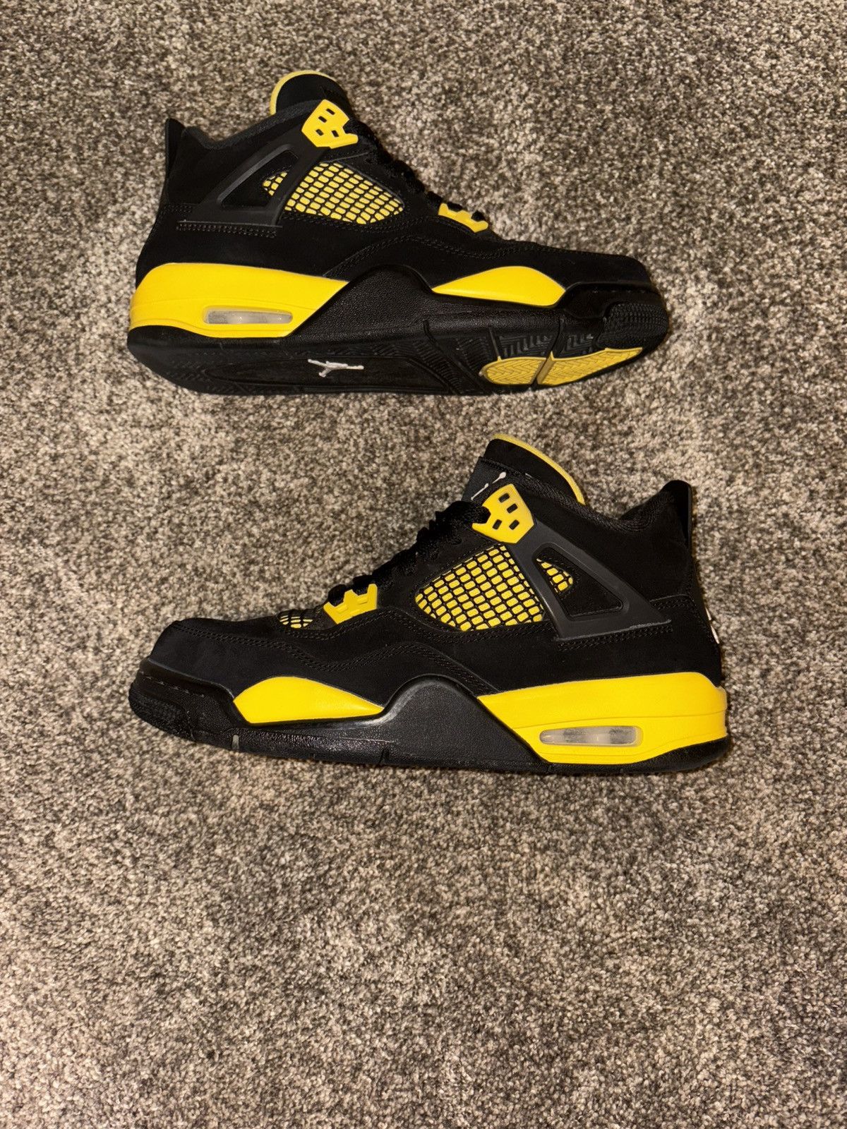 Jordan 4 Retro Thunder