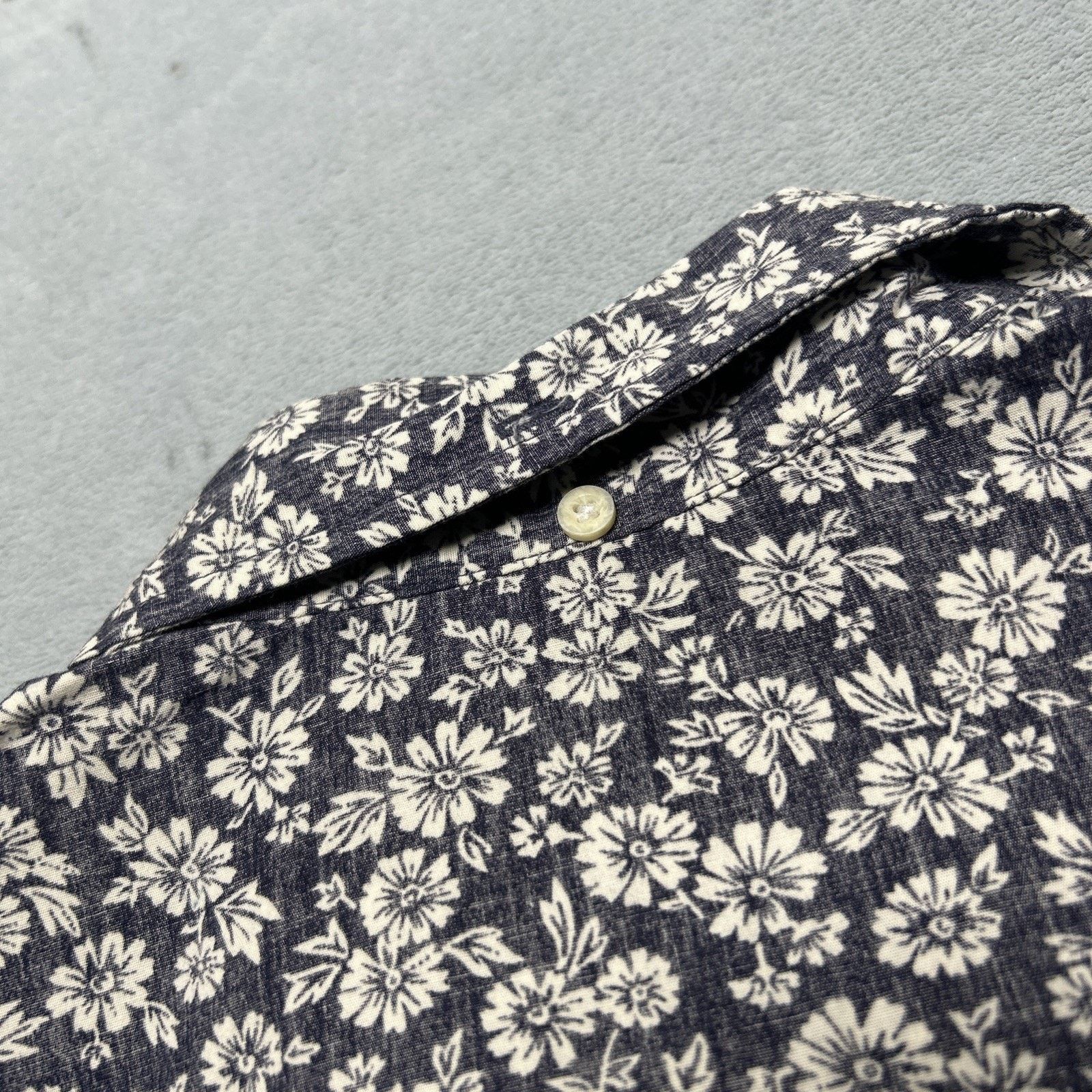 Reyn Spooner Reyn Spooner Reversed Print Button Up Shirt Mens Small Size US S / EU 44-46 / 1 - 16 Thumbnail