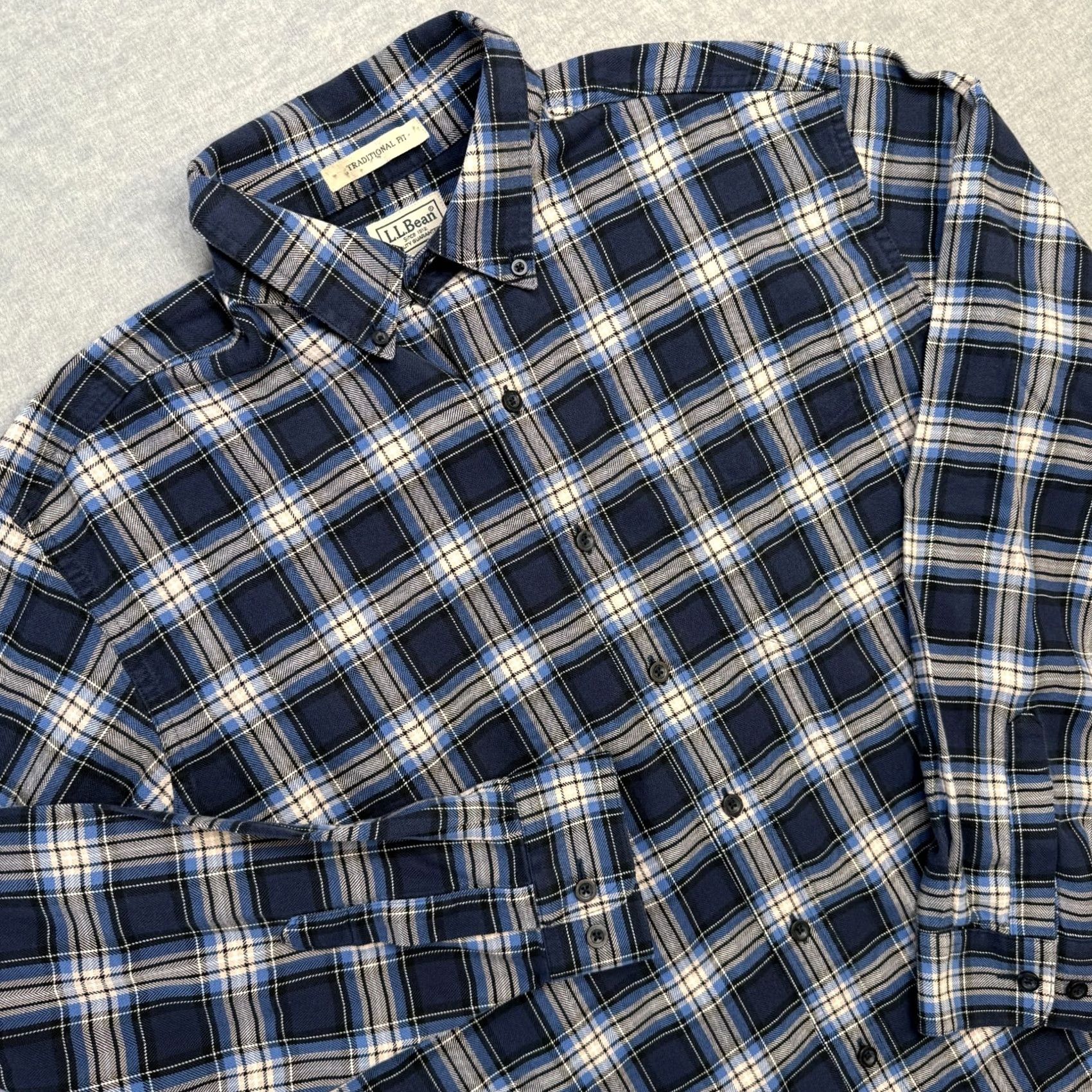Vintage L.L. Bean Shirt Mens Large Blue Plaid Flannel Button Down Workshirt Size US L / EU 52-54 / 3 - 2 Thumbnail