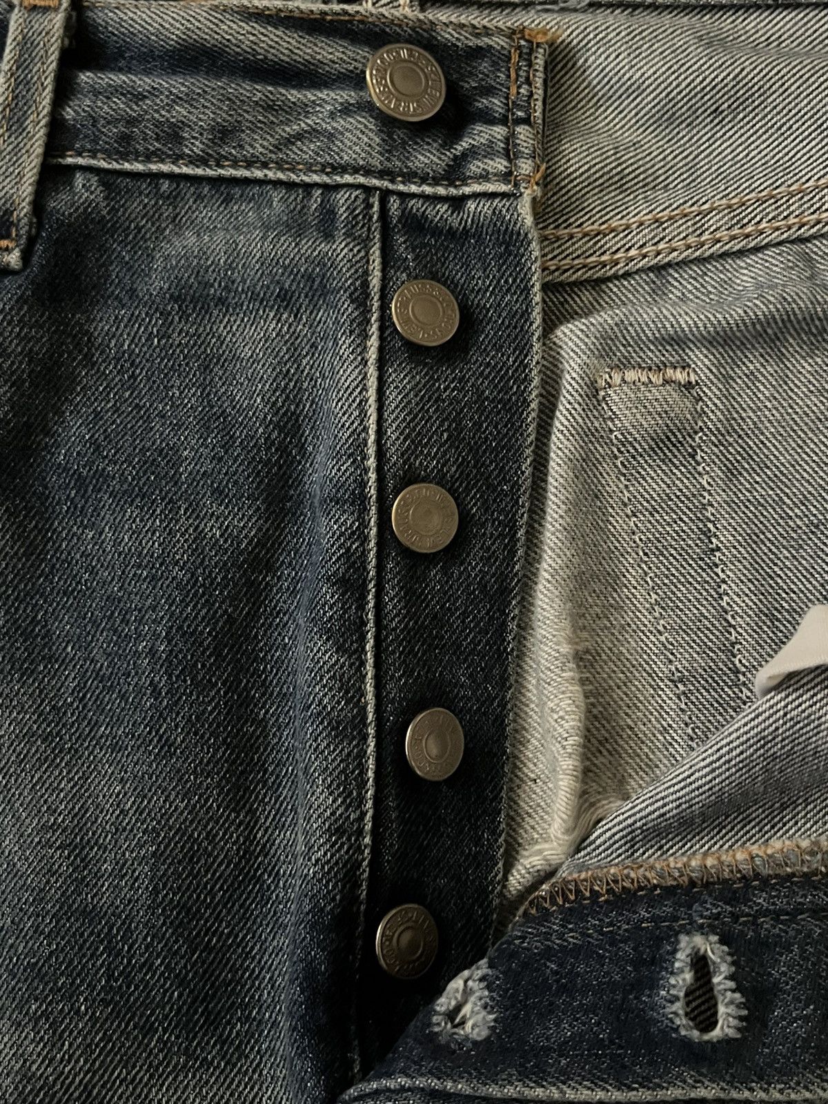 Levi's ⚡️Vintage⚡️90s Levi’s 501 Blue Wash Buttonfly Distressed Jeans Size US 33 - 6 Thumbnail