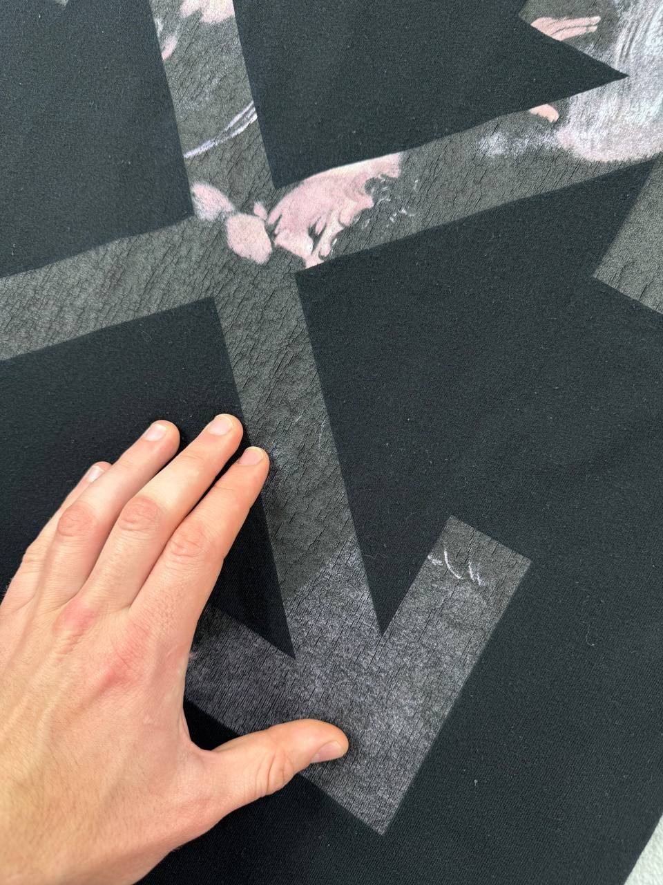 Off-White Off-White Caravaggio Arrow Big Logo T-Shirt Men Size M Black Size US M / EU 48-50 / 2 - 5 Thumbnail