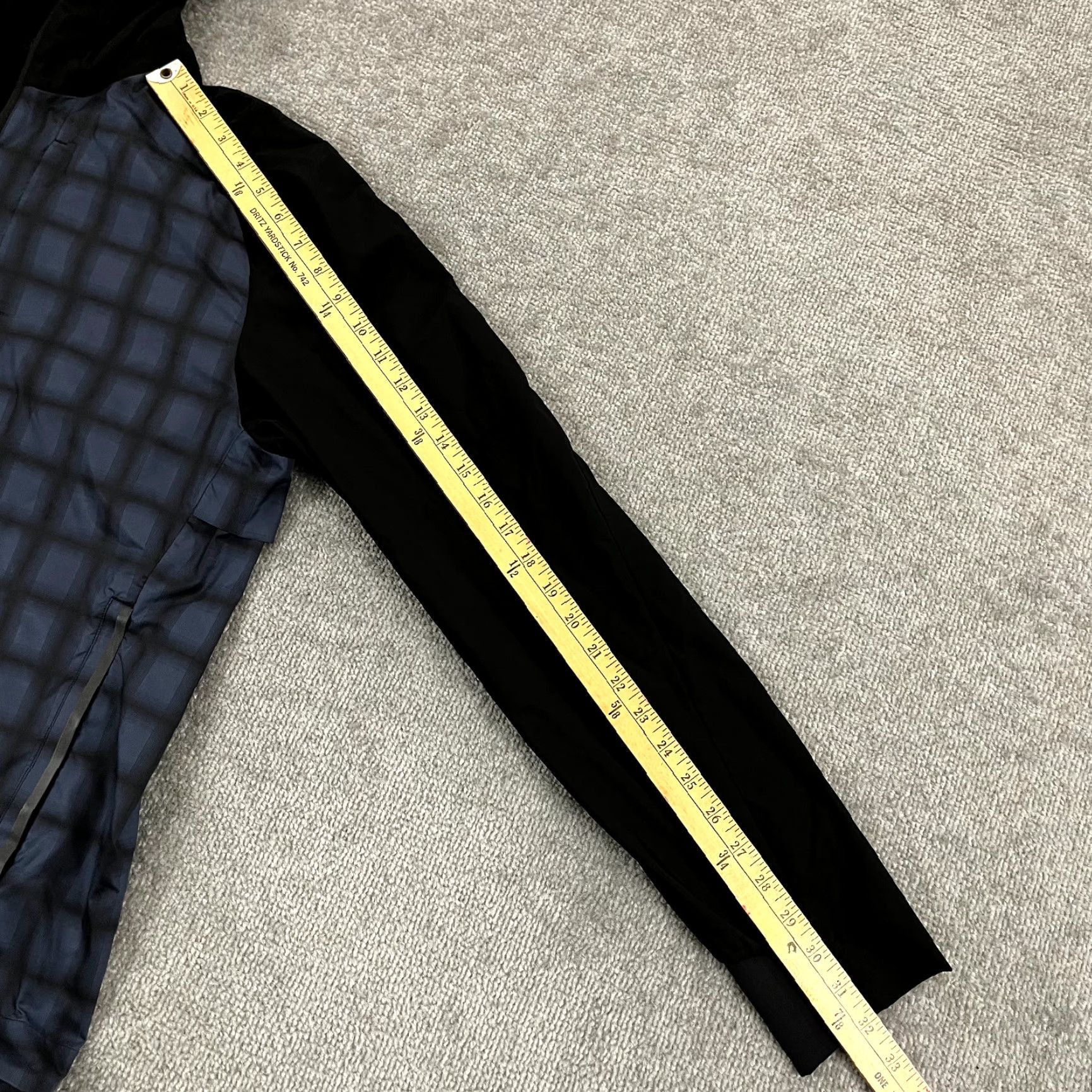 Lululemon LULULEMON Jacket Men Large Black Blue Plaid Pack It Reflective Hood Zip Running Size US L / EU 52-54 / 3 - 7 Thumbnail