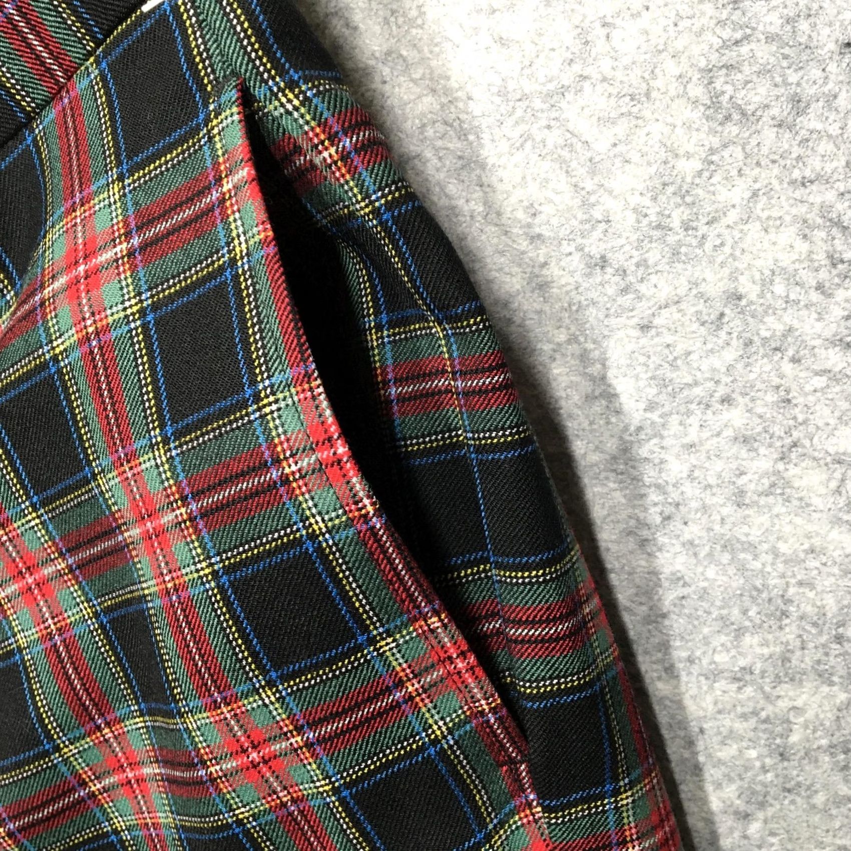 Brooks Brothers Brooks Brothers Pants Regent Fit Mens 34x32 Plaid Tartan Flat Front Red Green Multicolor Dress Pants Mens Front Zip Size US 34 / EU 50 - 4 Thumbnail