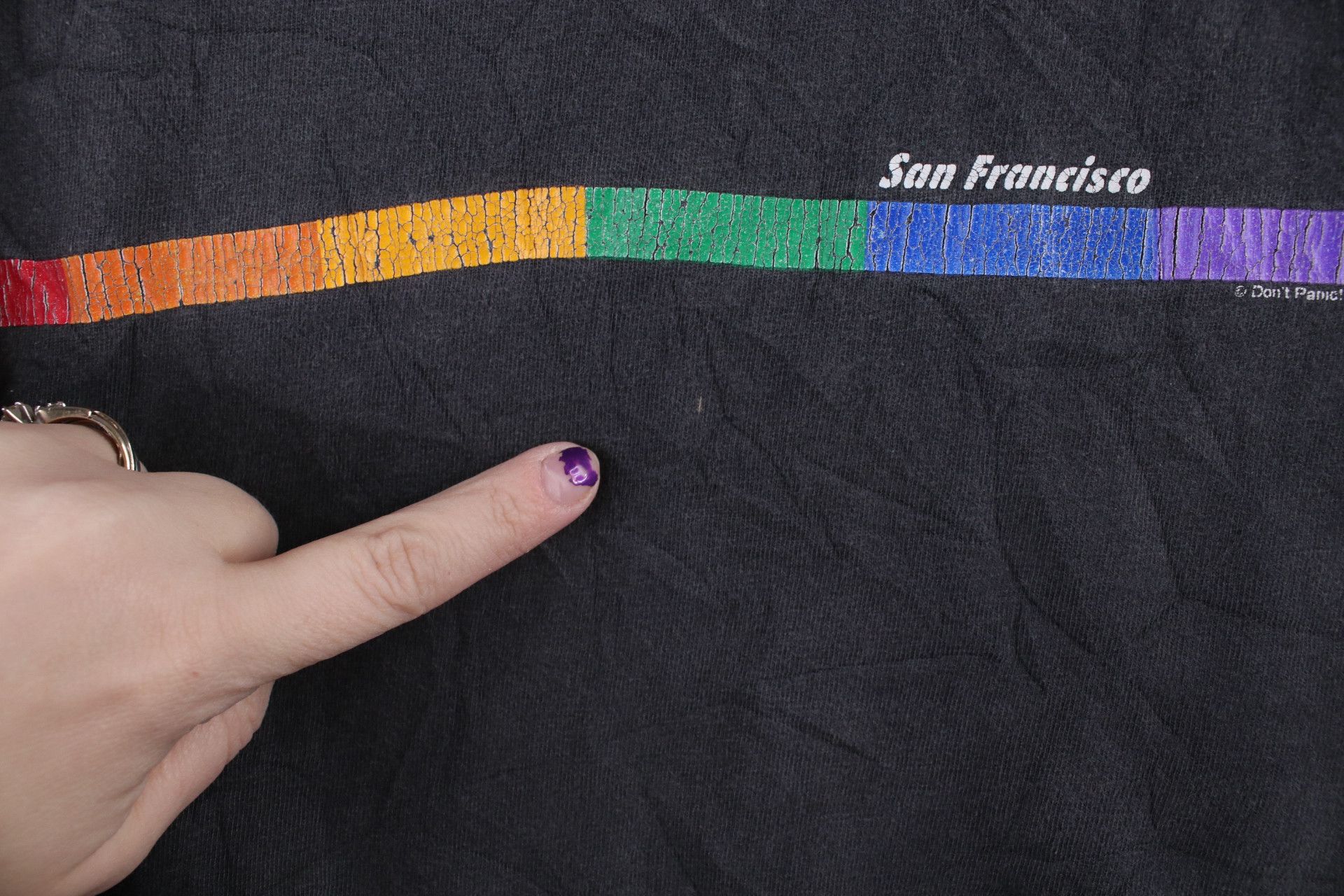 Vintage Vintage 90s Don't Panic Designs Rainbow LGBTQ T-Shirt Size US L / EU 52-54 / 3 - 7 Thumbnail
