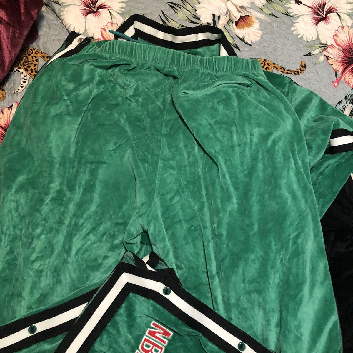 NBA NBA Vintage Warmup Suit Celtics Size US 44 / EU 60 - 3 Thumbnail