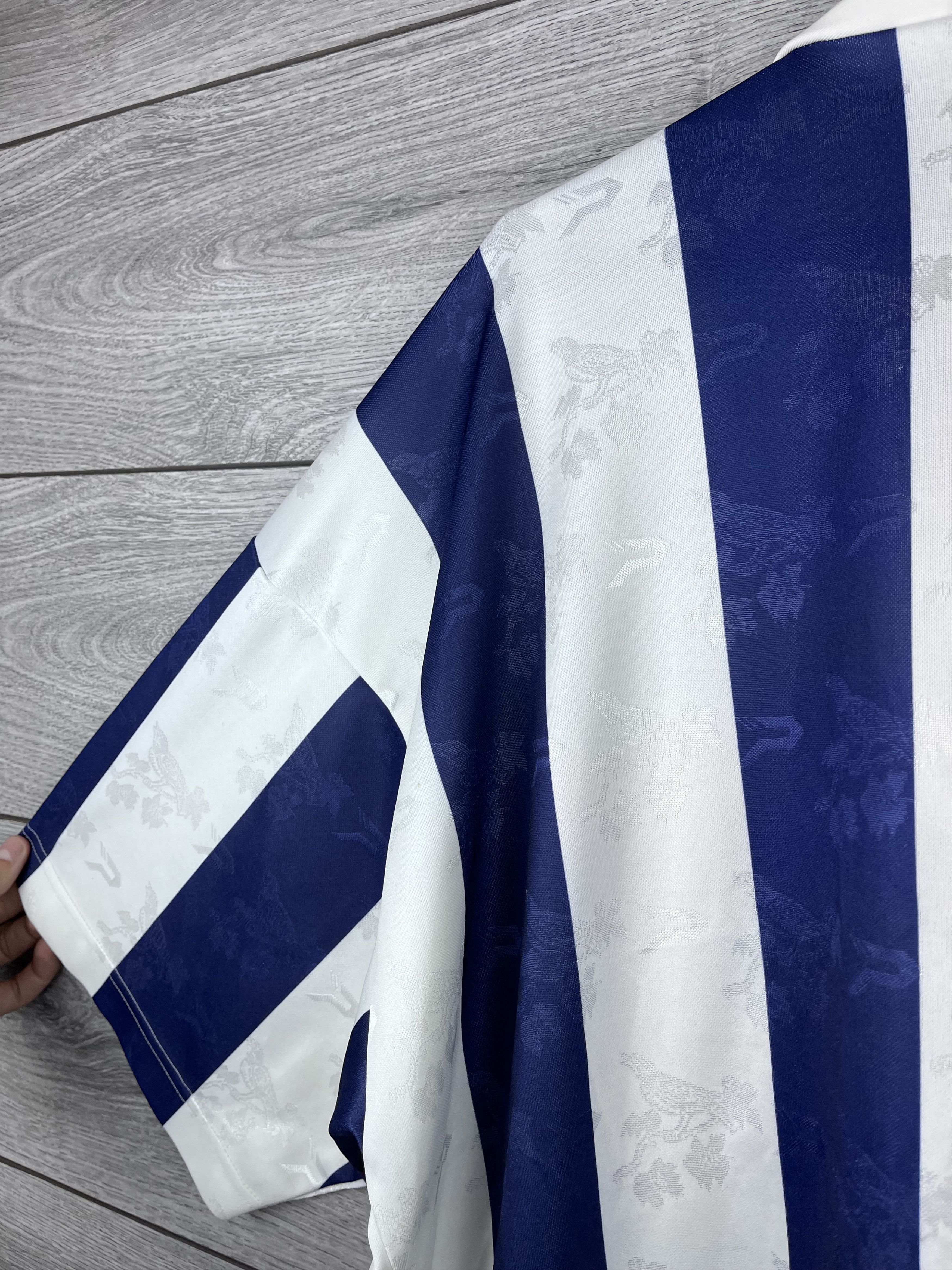 Vintage Vintage soccer jersey West Bromwich Albion size Xl Size US XL / EU 56 / 4 - 14 Thumbnail