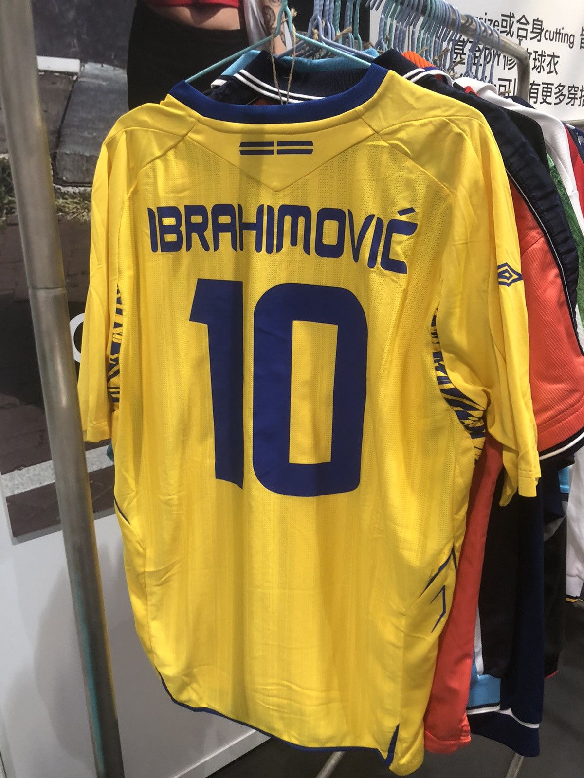 Umbro Sweden 07/09 home shirt #10 Ibrahimovic Size US L / EU 52-54 / 3 - 2 Thumbnail