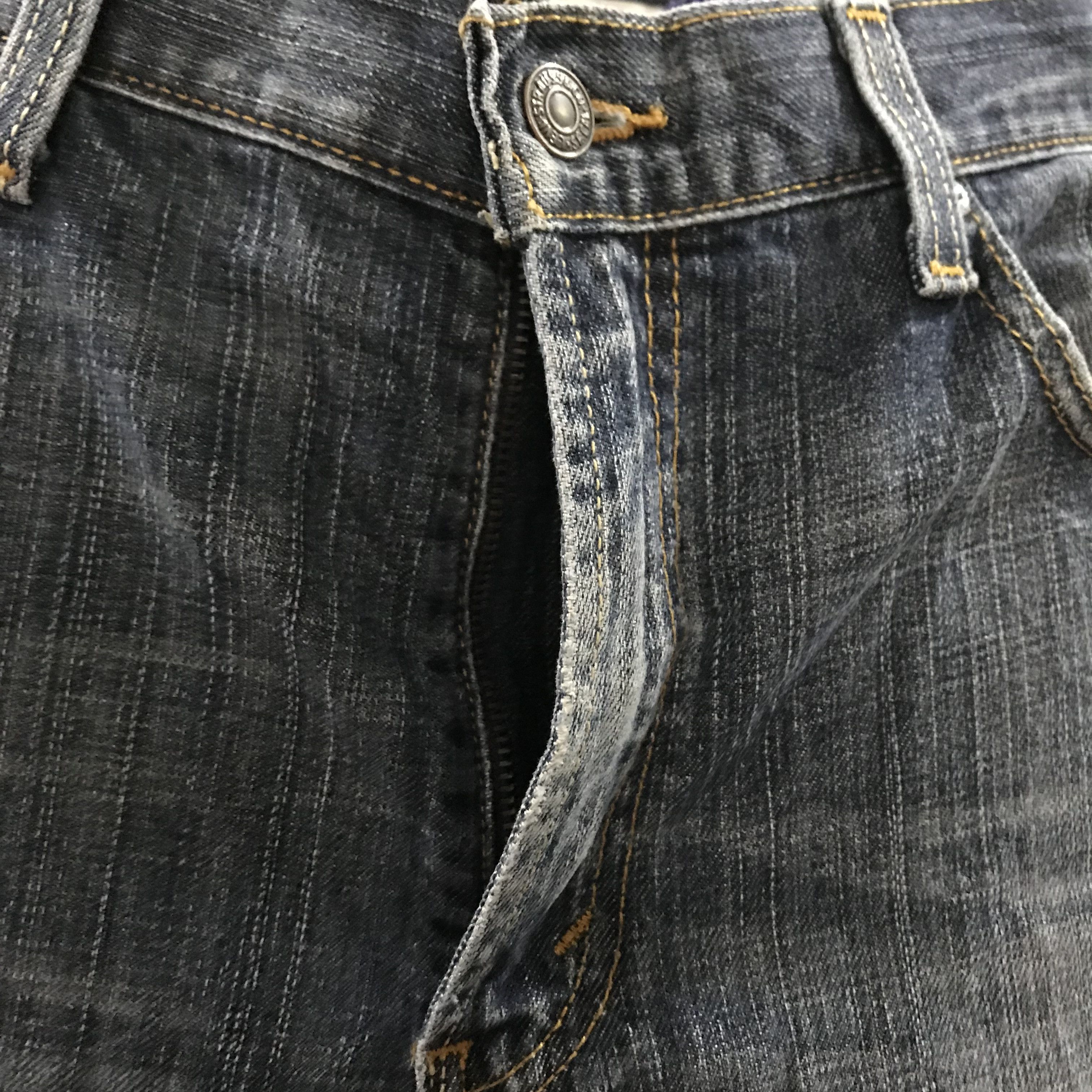 Levi's Vintage Levi's 559 Relaxed Straight Light Washed Size US 33 - 8 Thumbnail