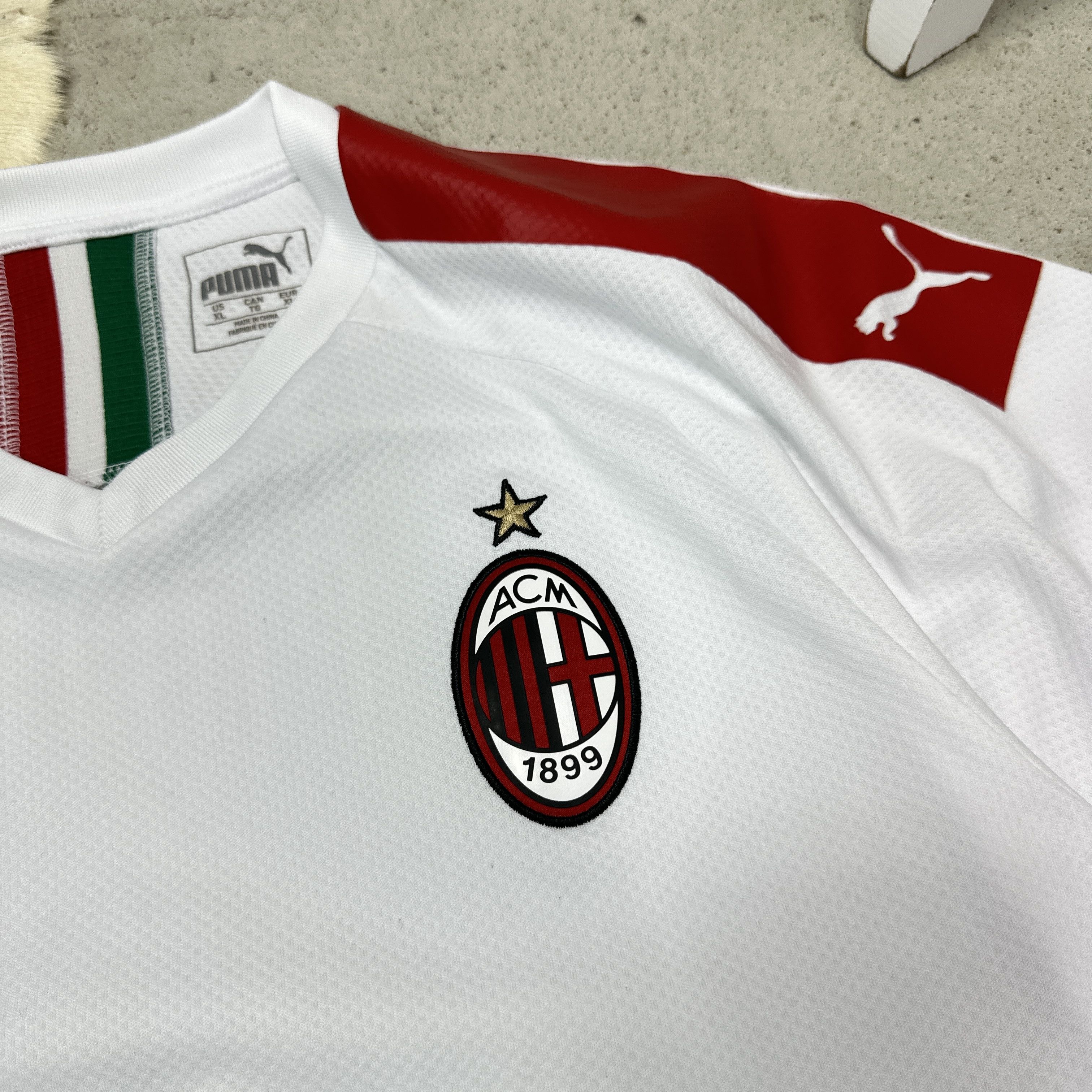 Puma Vintage Sporty Puma AC Milan 19/20 Piątek Jersey Y2K Size US XL / EU 56 / 4 - 5 Thumbnail