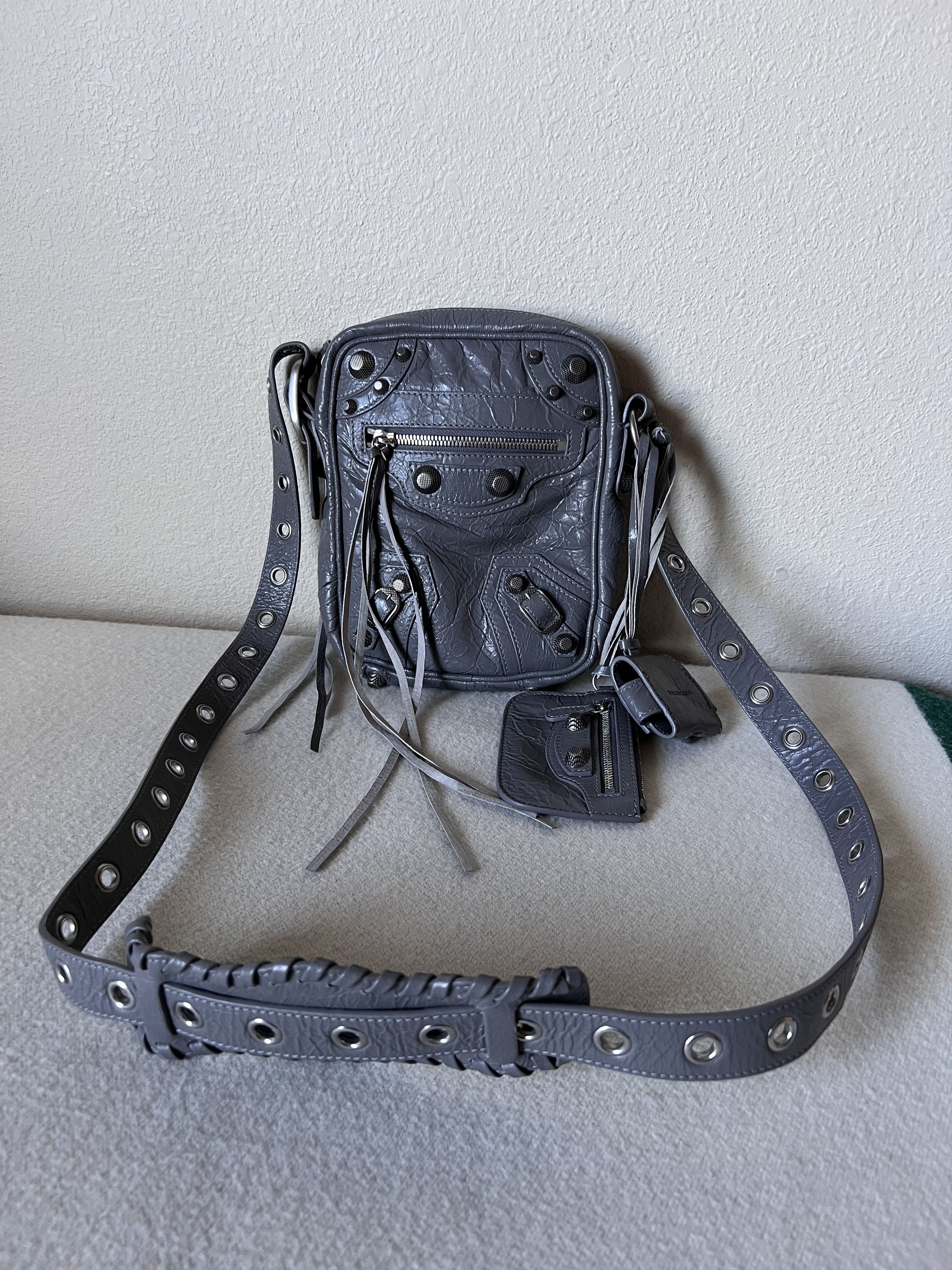 Balenciaga Balenciaga Le Cagole Crossbody Bag in Gray Size ONE SIZE - 1 Thumbnail