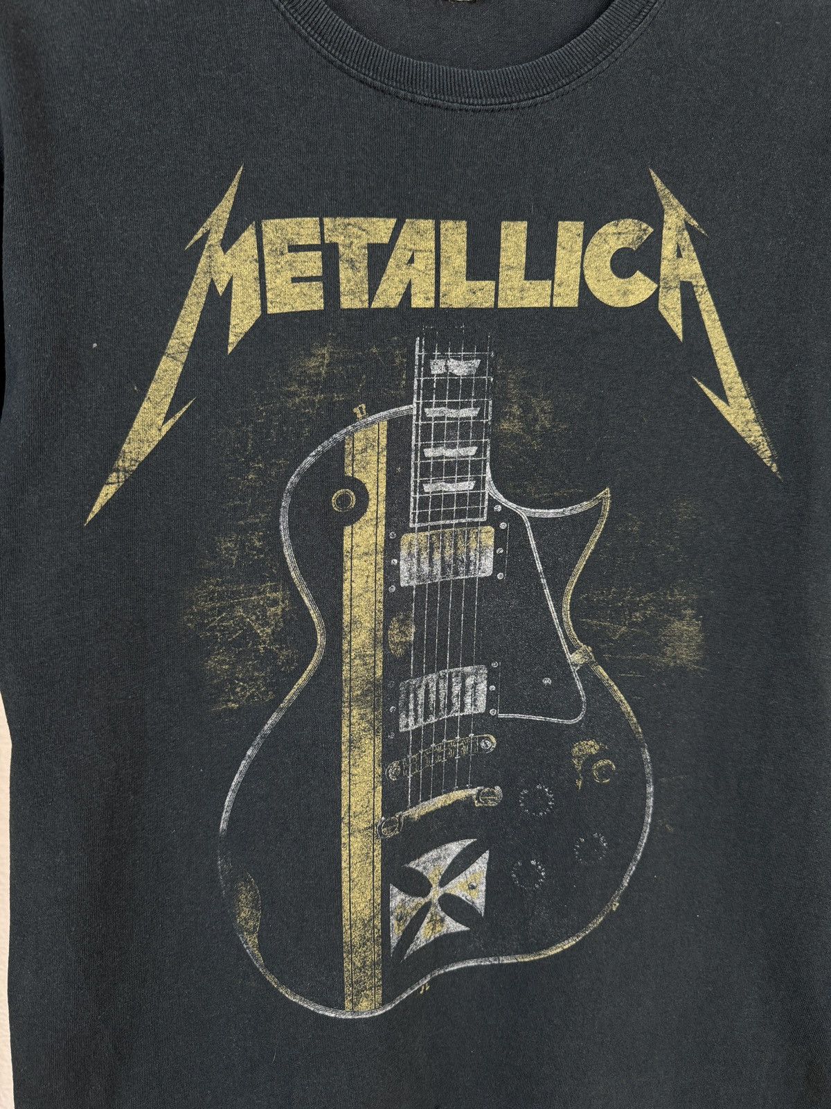 Band Tees Metallica 2013 vintage guitar band tee shirt Size US M / EU 48-50 / 2 - 5 Thumbnail
